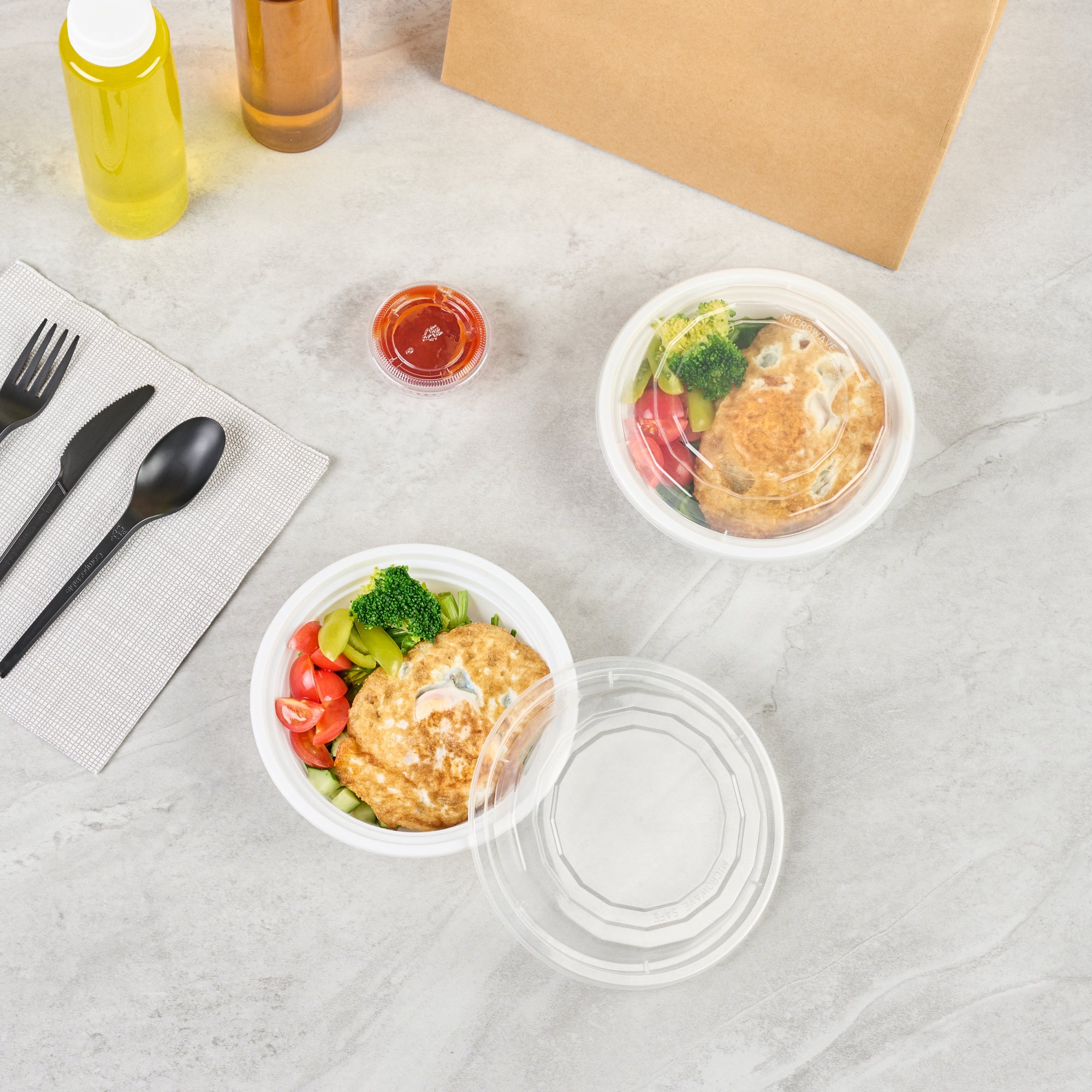 16 oz Round White Plastic Food Storage Containers with Clear Lids - Microwave Safe, 6.25