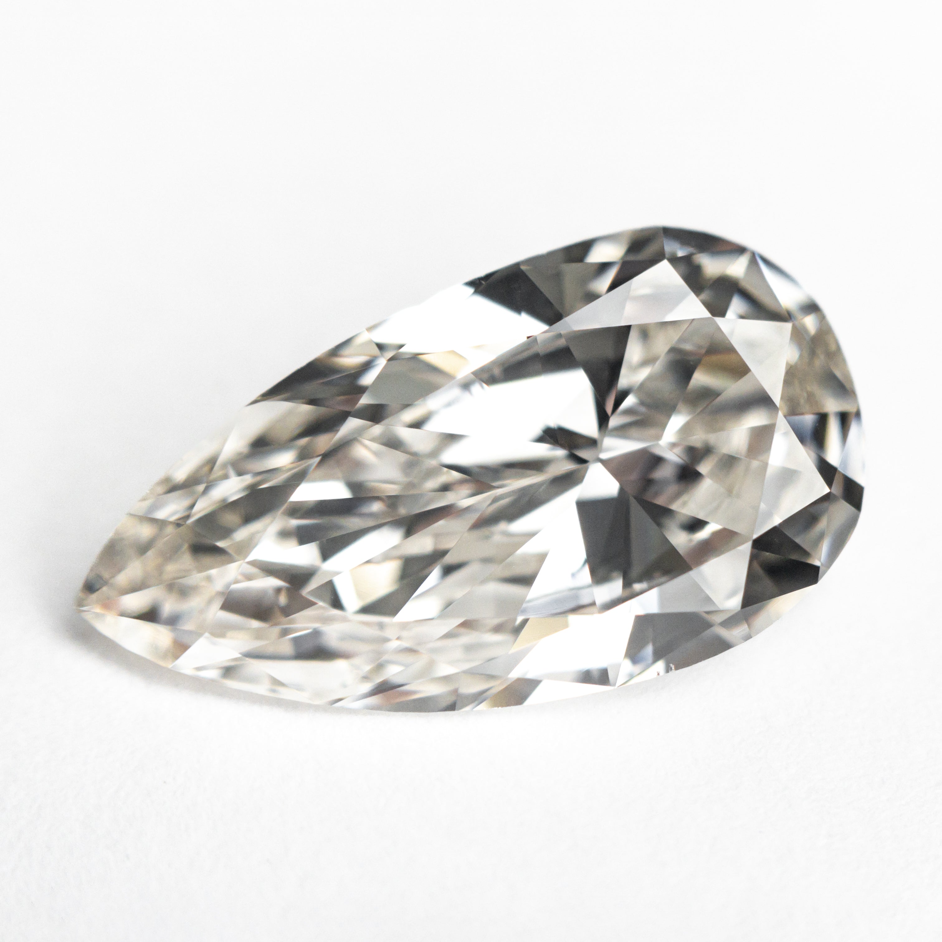 3.99ct GIA Certified VS1 K Color Vintage Pear Cut Diamond - 15.82x8.54x4.71mm Brilliant Engagement Ring Stone | Perfect for Vintage Style Engagement Rings & Anniversary Jewelry