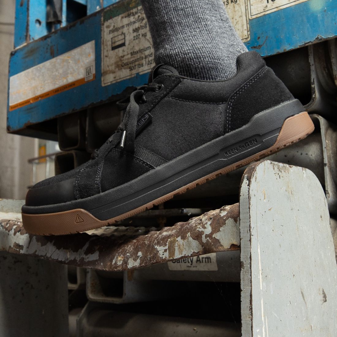 Keen Kenton Men's Composite Toe Work Shoes 1029360 - Durable & Comfortable Safety Footwear for Construction, Warehouse & Industrial Work