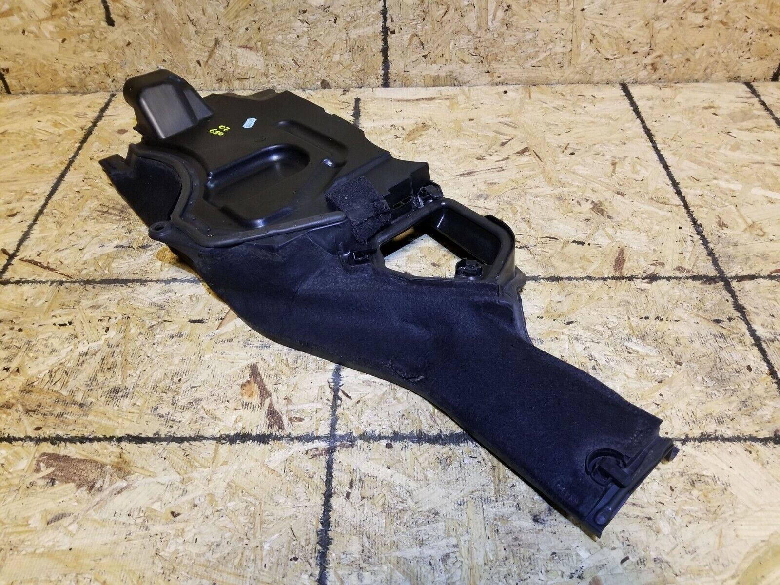 06-10 BMW 650i E63 Left Driver Side Engine Air Intake Filter Housing OEM Replacement - Perfect for Performance Upgrades & Engine Maintenance