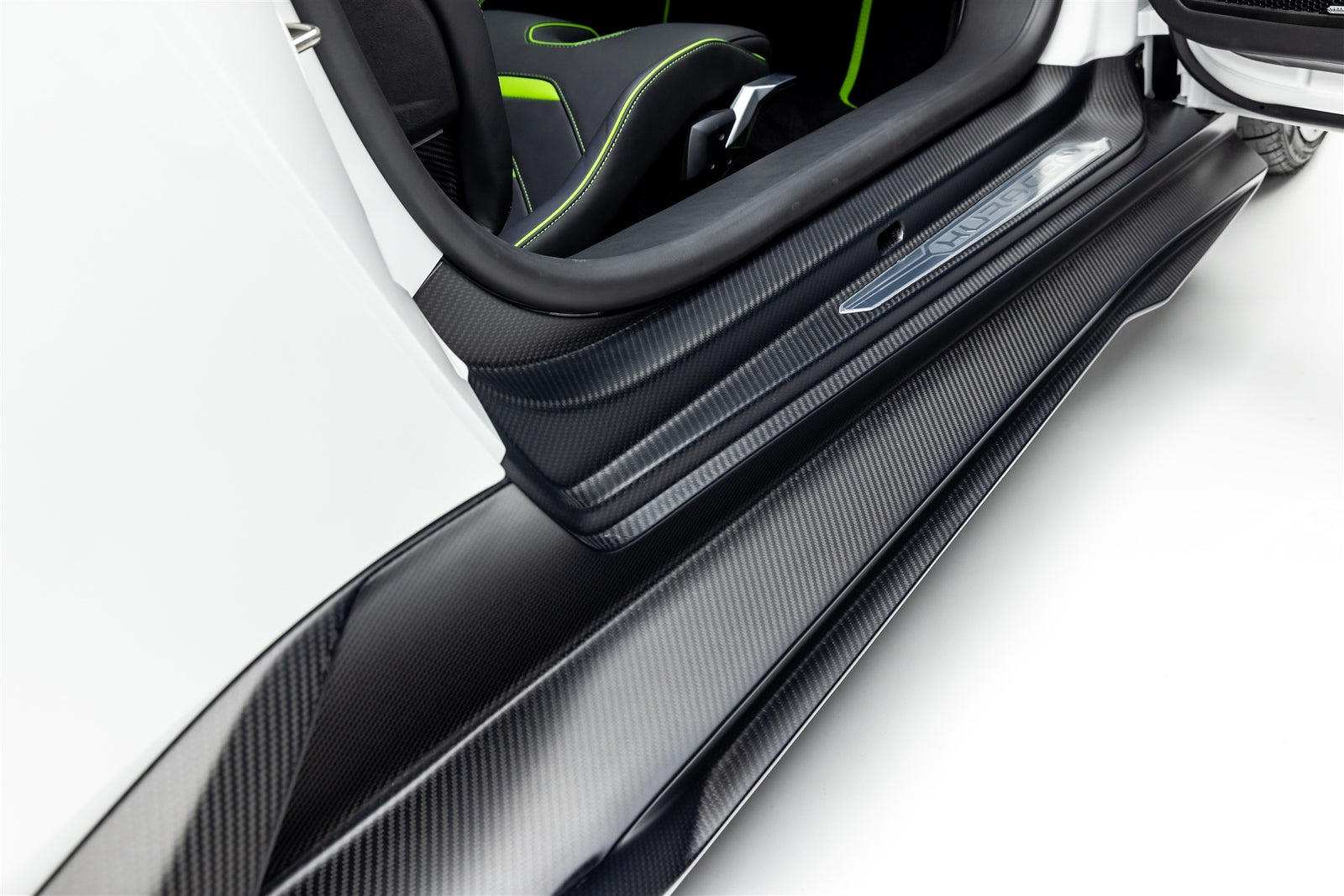 Lamborghini Huracan EVO 2WD Monza Aero Program CB 01 - High Performance Sports Car for Racing Enthusiasts | Perfect for Track Days and Supercar Events
