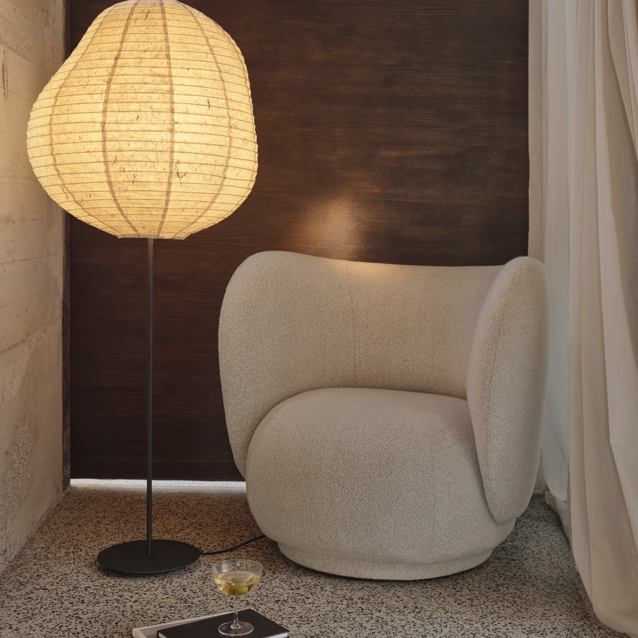 FERM LIVING Rico Lounge Chair Swivel - Soft Bouclé Fabric in Off White Melange | Modern Living Room Accent Chair for Home & Office | Cozy Reading Nook & Lounge Seating