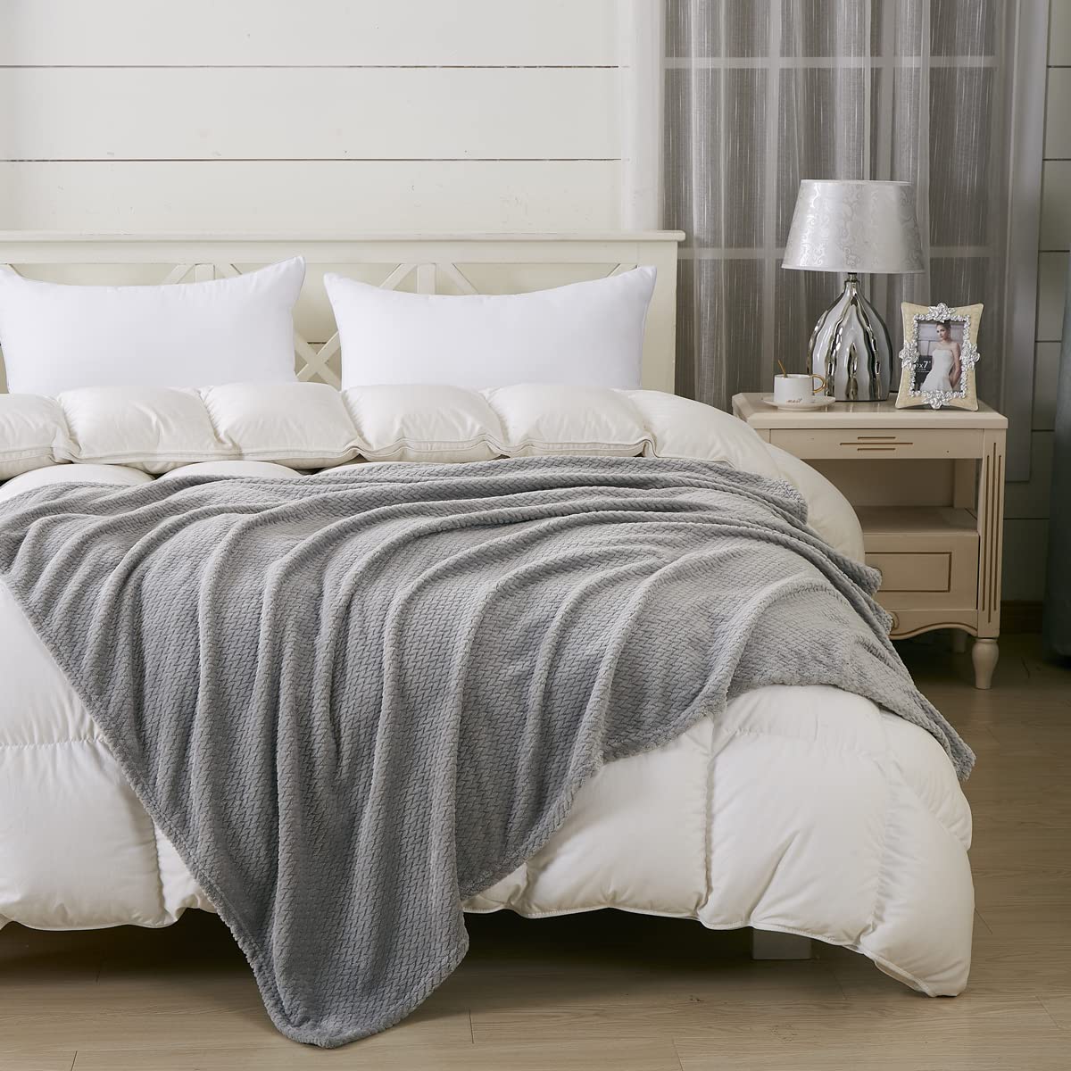 COCOPLAY Soft Fleece Throw Blanket for Couch - 60