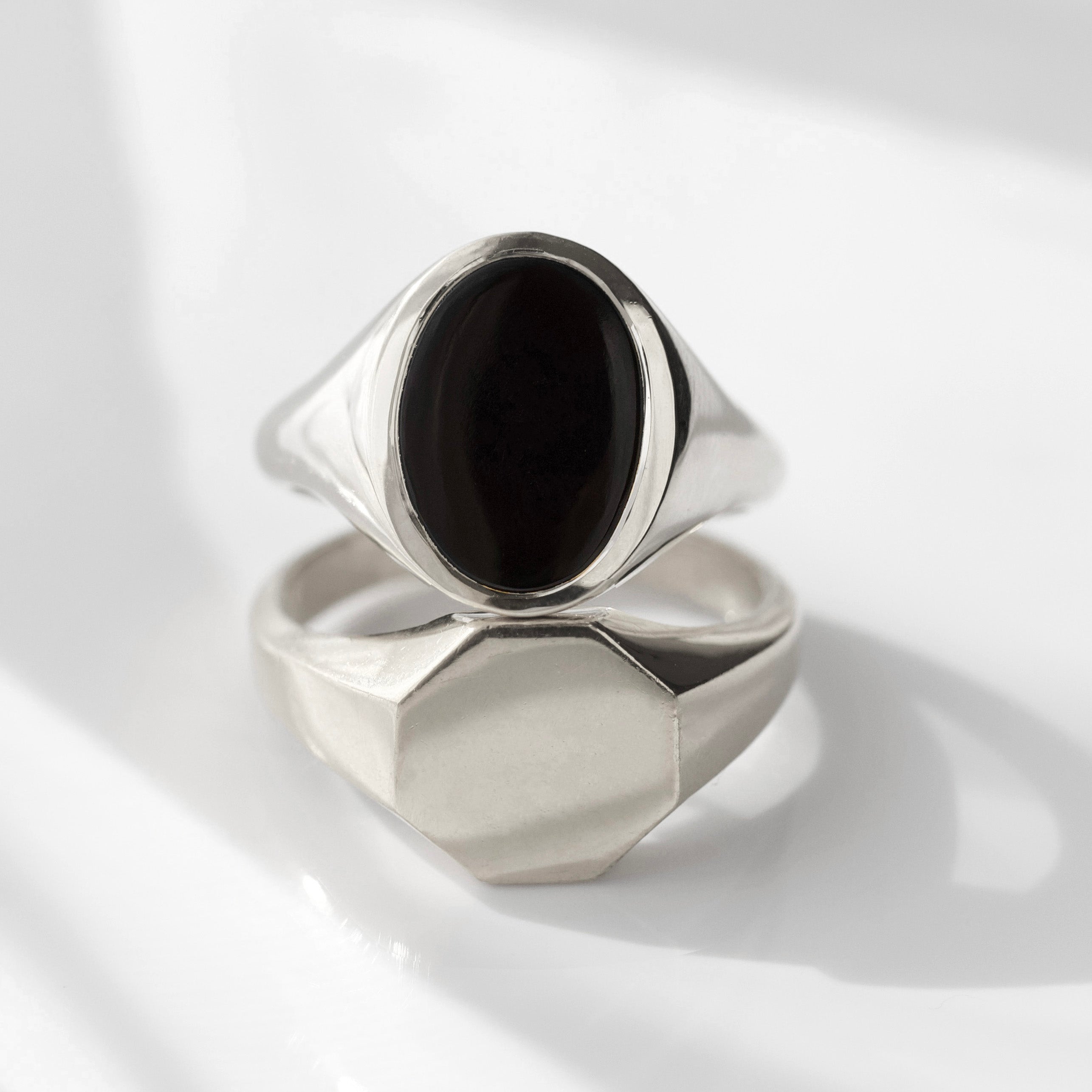 Onyx Oval Signet Ring for Men - Classic & Elegant Jewelry for Everyday Wear, Gifts & Special Occasions