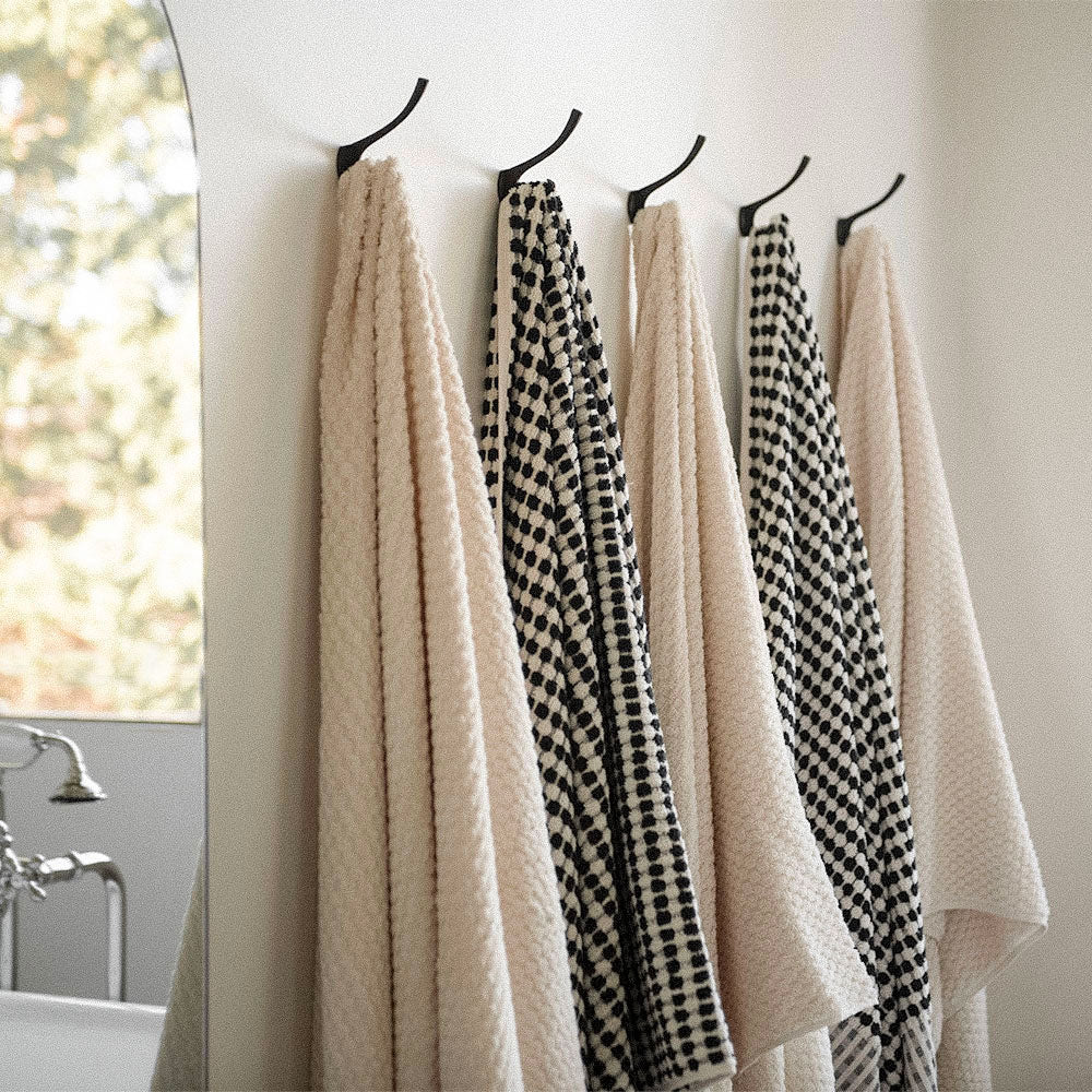 Premium Handwoven Turkish Cotton Bath Towel - Soft, Absorbent & Quick-Drying with Natural Dot Pattern - Perfect for Spa, Beach & Luxury Bathroom Use
