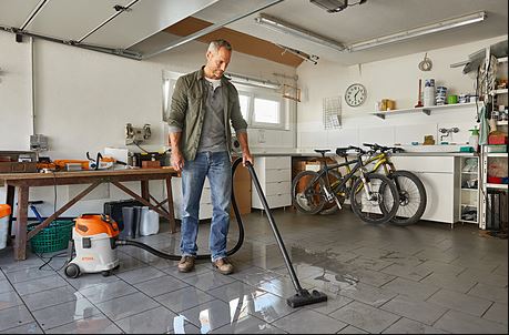 STIHL SE 33 Wet Dry Vacuum Cleaner - Powerful 3 Gallon Shop Vac for Home, Garage & Workshop - Ideal for Dust, Debris & Liquid Cleanup