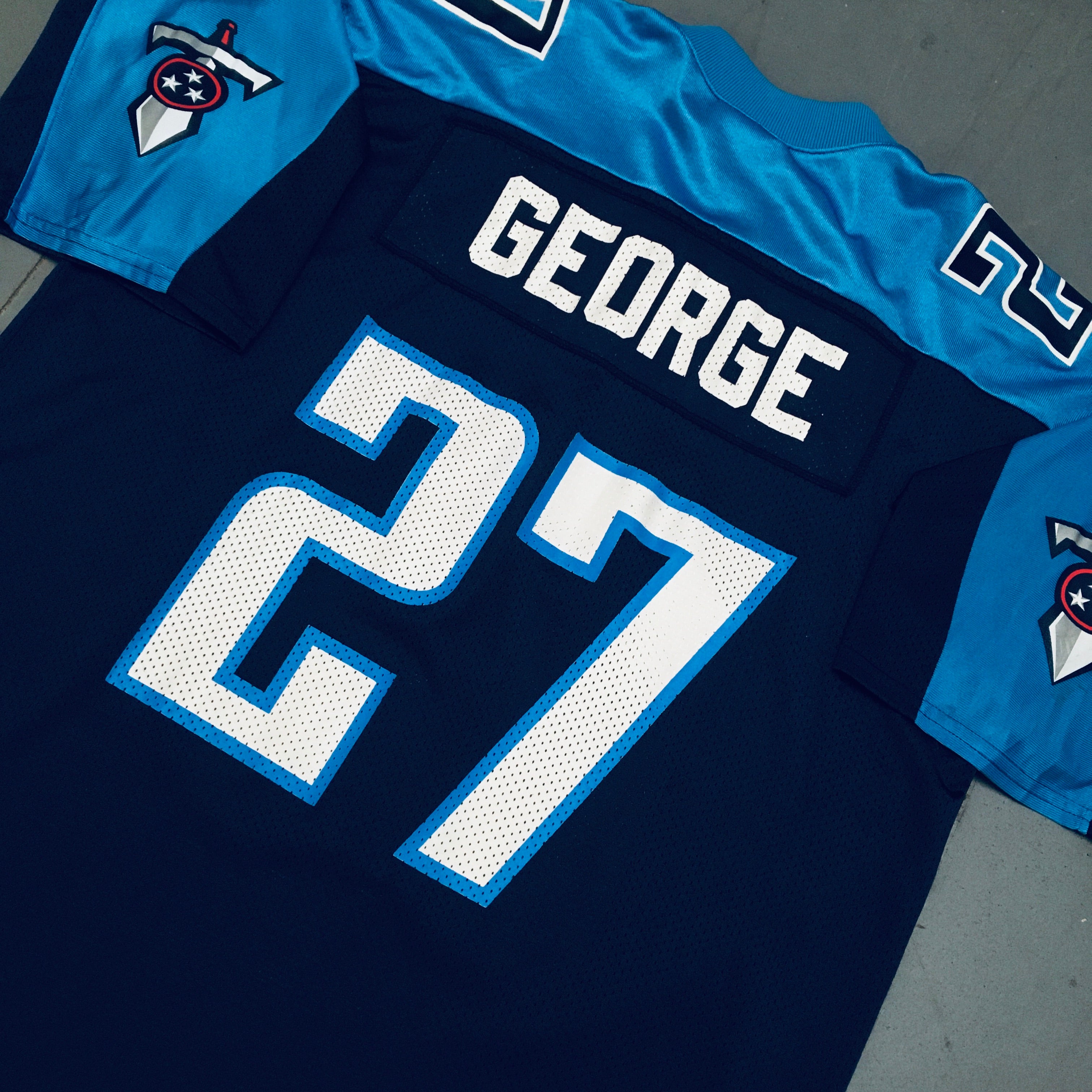 Tennessee Titans Eddie George 1999/00 Jersey XL - Authentic NFL Football Jersey for Fans & Collectors - Perfect for Game Day, Tailgating, and Sports Memorabilia Display