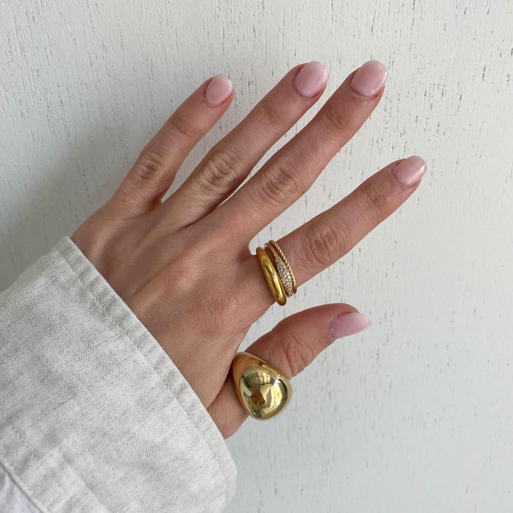 Elegant Gold Curve Dome Pinky Ring for Women - Perfect for Parties, Weddings & Everyday Fashion Accessories