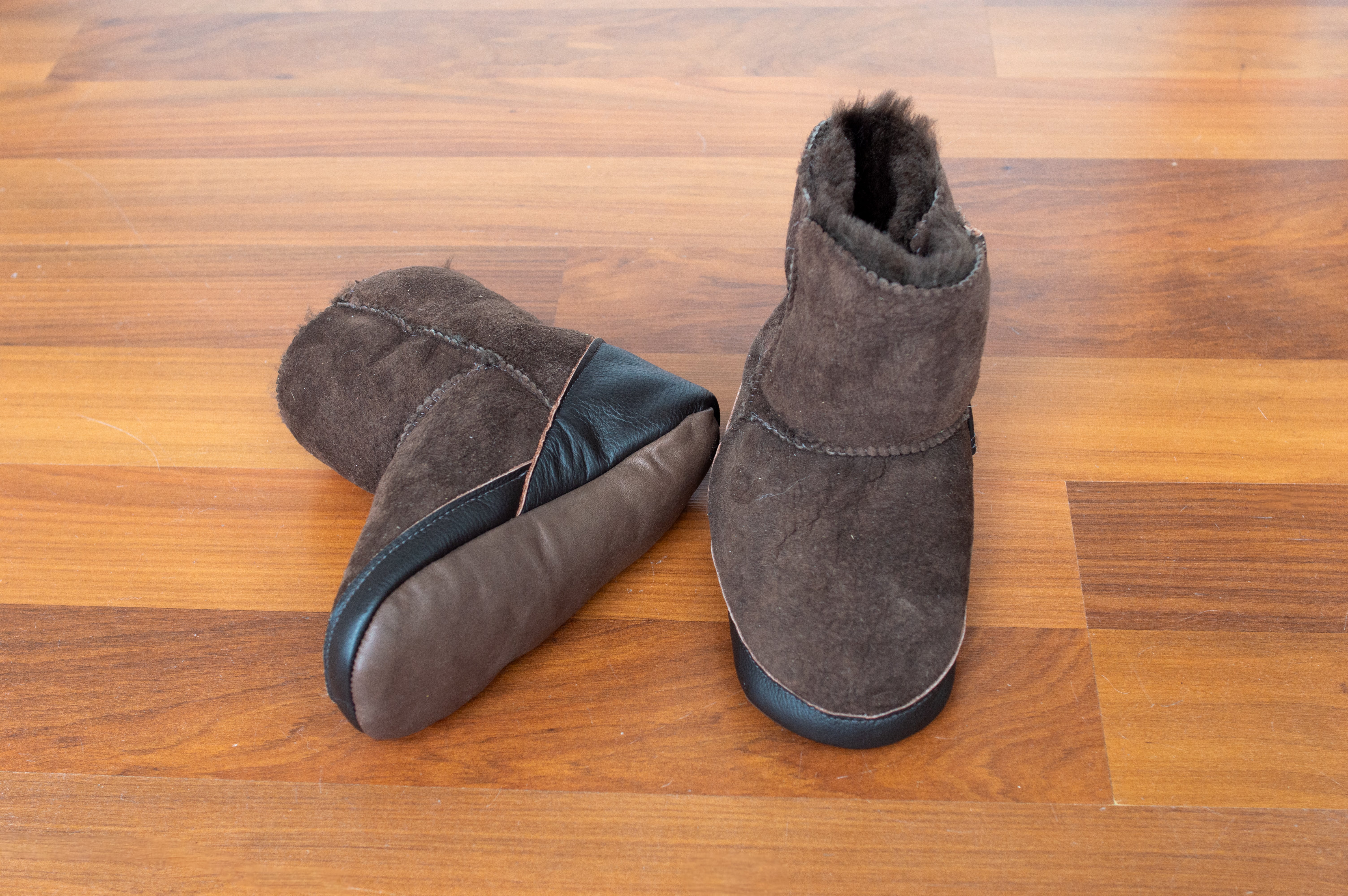 Premium Sheepskin Health Cabin Boots - Soft & Comfortable Winter Boots for Indoor & Outdoor Use - Perfect for Home, Spa, and Relaxation