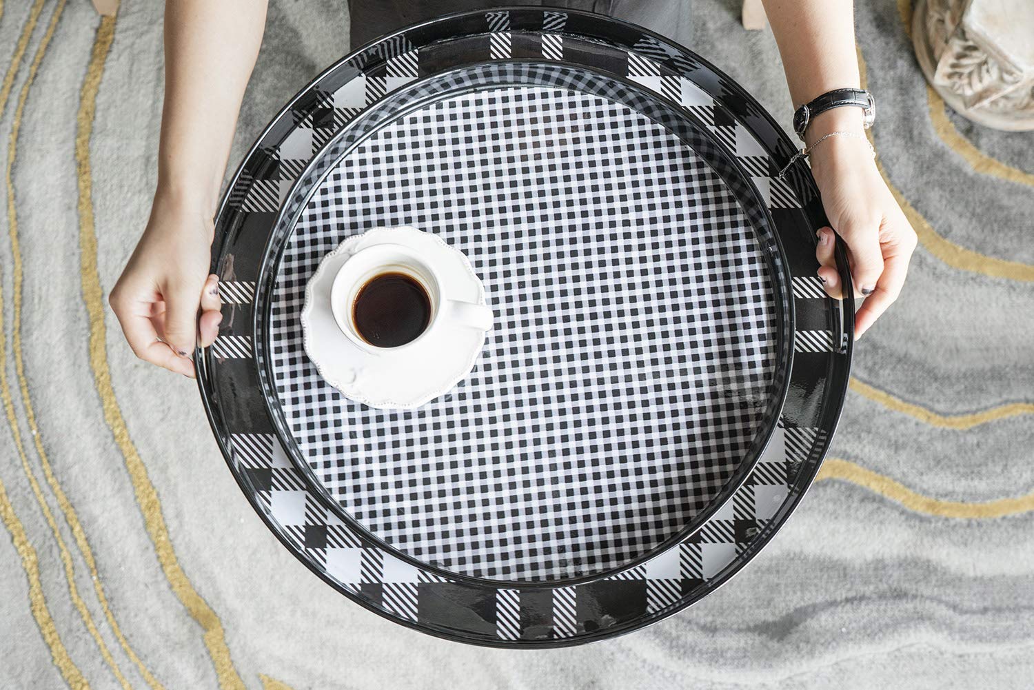 A&B Home Round Plastic Decorative Tray with Handles - Set of 2 Black & White Jewelry Organizer Trays for Coffee Table, Ottoman, Dining Table, Kitchen Counter & Living Room Decor - Perfect for Serving, Storage & Home Organization