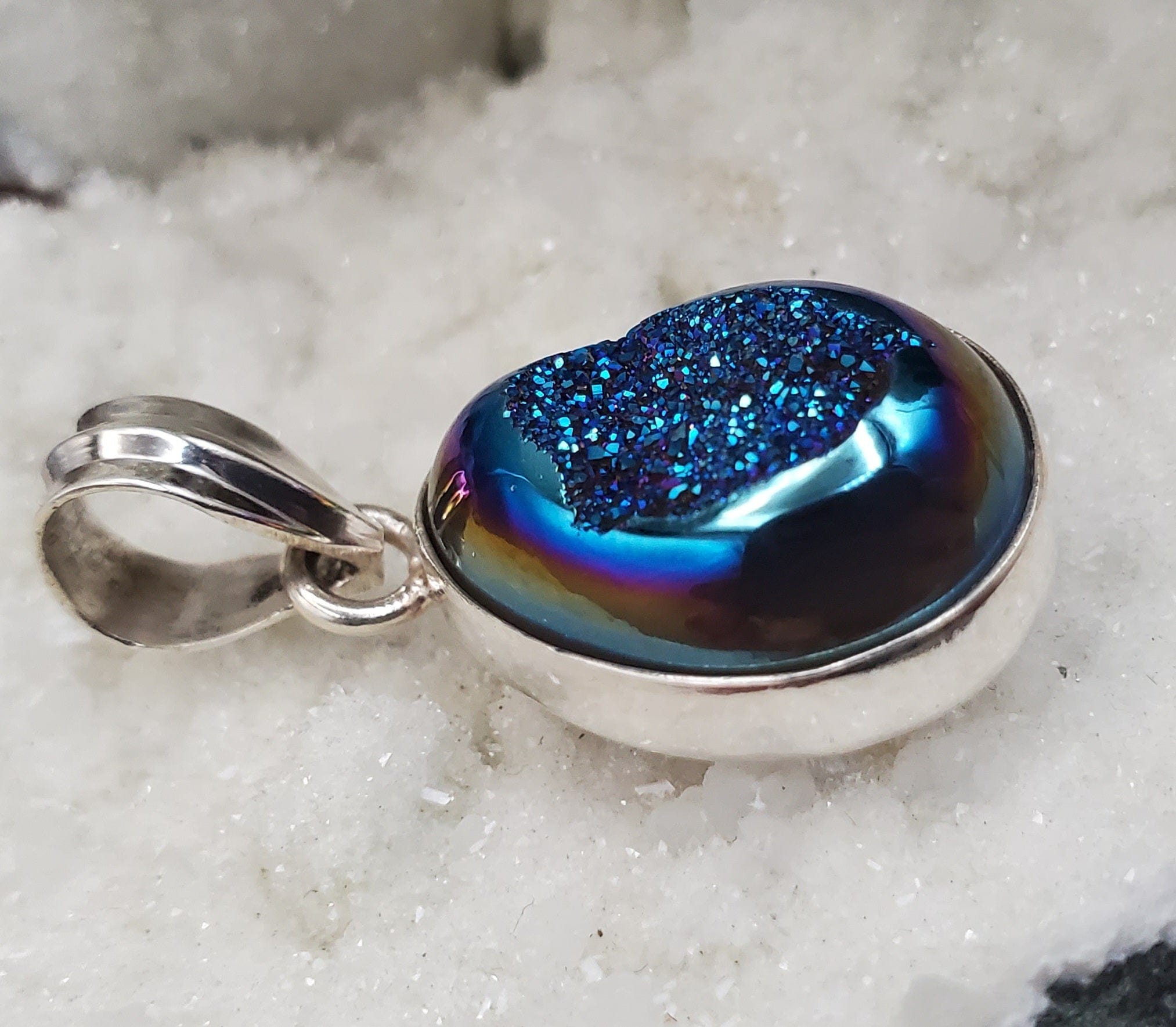 Natural Aura Druzy Crystal Pendant Necklace - Healing Stone Jewelry for Women - Perfect for Meditation, Yoga & Spiritual Gifts