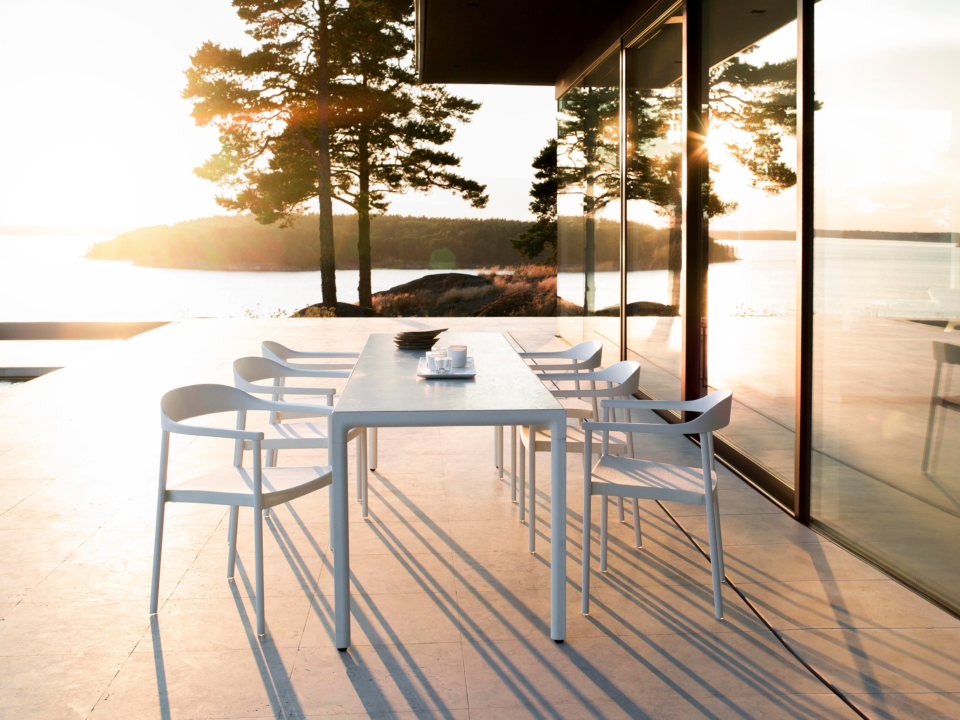 Illum Table - Modern LED Side Table with Touch Control & USB Charging - Perfect for Bedroom, Living Room, and Office Decor