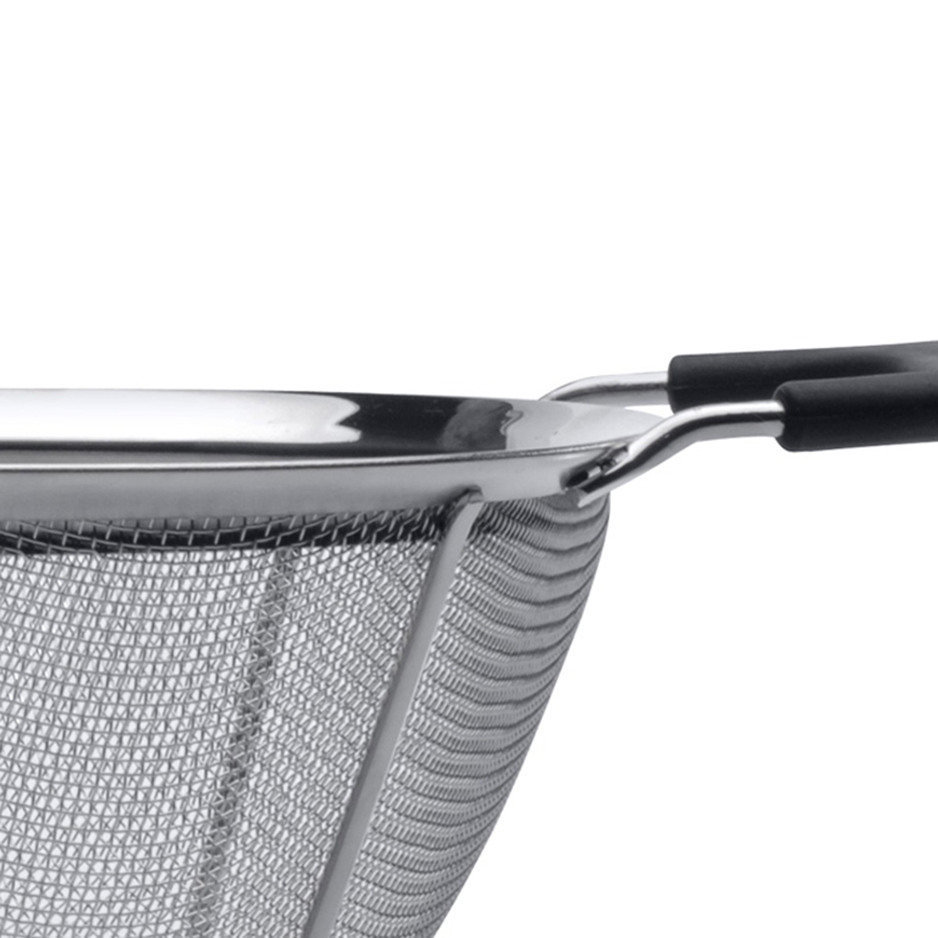 BergHOFF Essentials 3-Piece Stainless Steel Colander Set with Graduated Sizes - 18/10 Rust-Proof Kitchen Strainers with Sturdy Non-Slip Feet for Pasta, Vegetables & Fruits - Perfect for Cooking, Meal Prep & Healthy Eating
