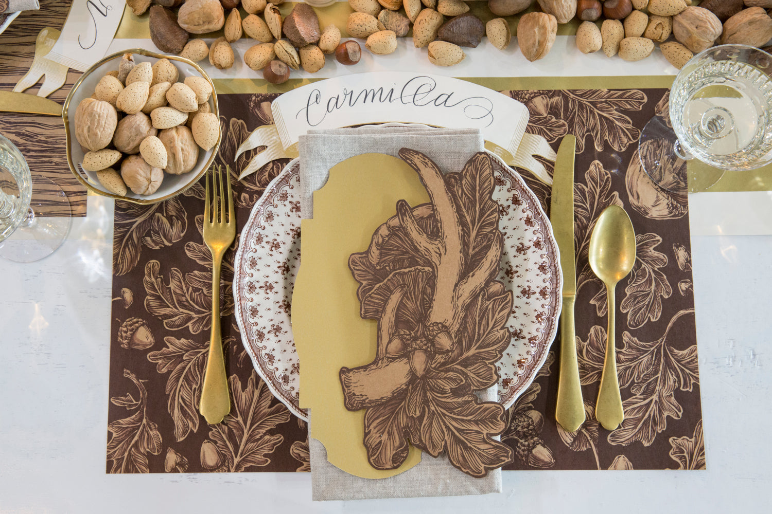 Stylish Antler Table Decor - Handcrafted Rustic Home Accent for Living Room, Cabin & Lodge Decor - Perfect for Farmhouse, Christmas & Winter Themed Interior Design