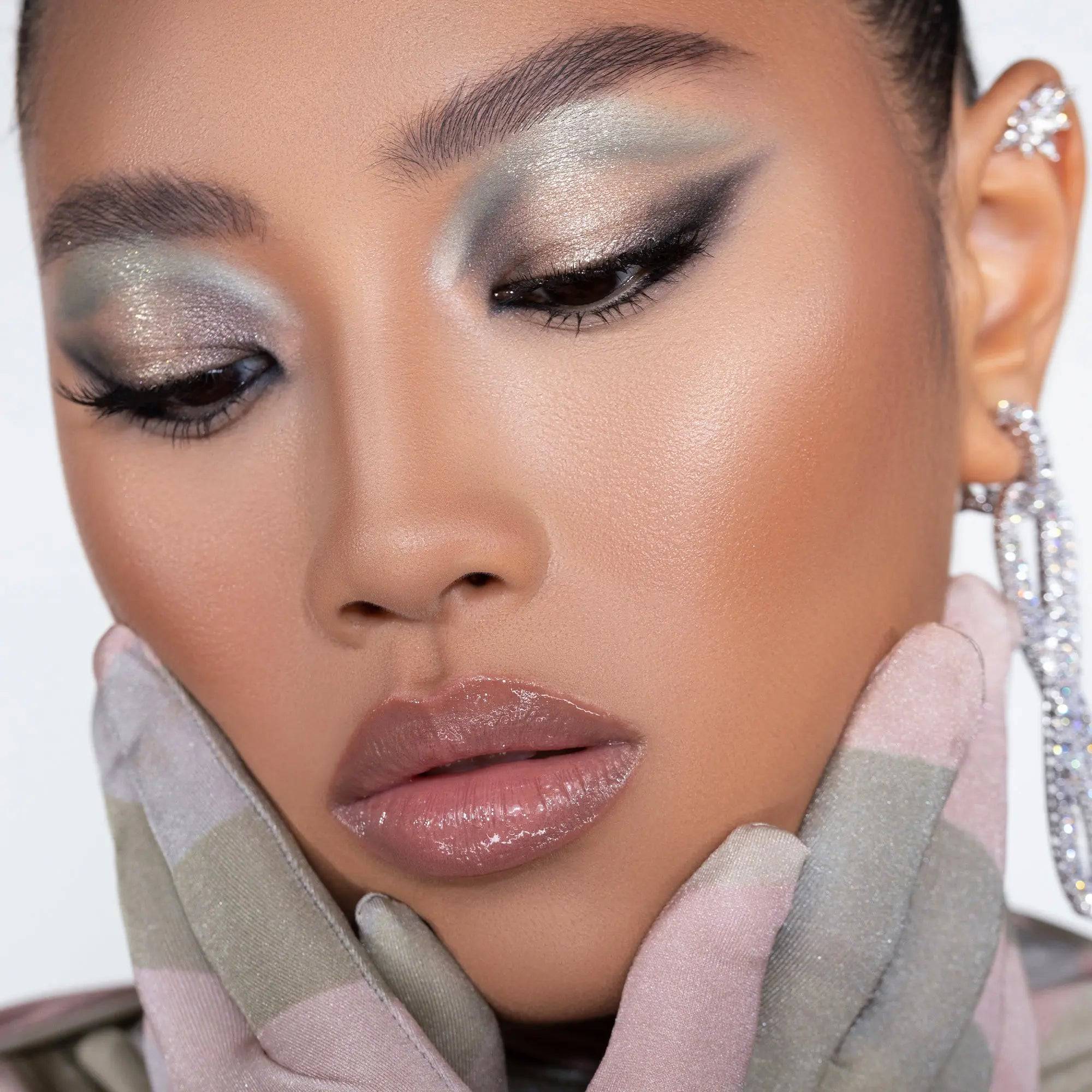 Vintage Glam Eyeshadow Palette - 12 Highly Pigmented Matte & Shimmer Shades for Smokey & Natural Looks - Perfect for Parties, Weddings & Everyday Makeup