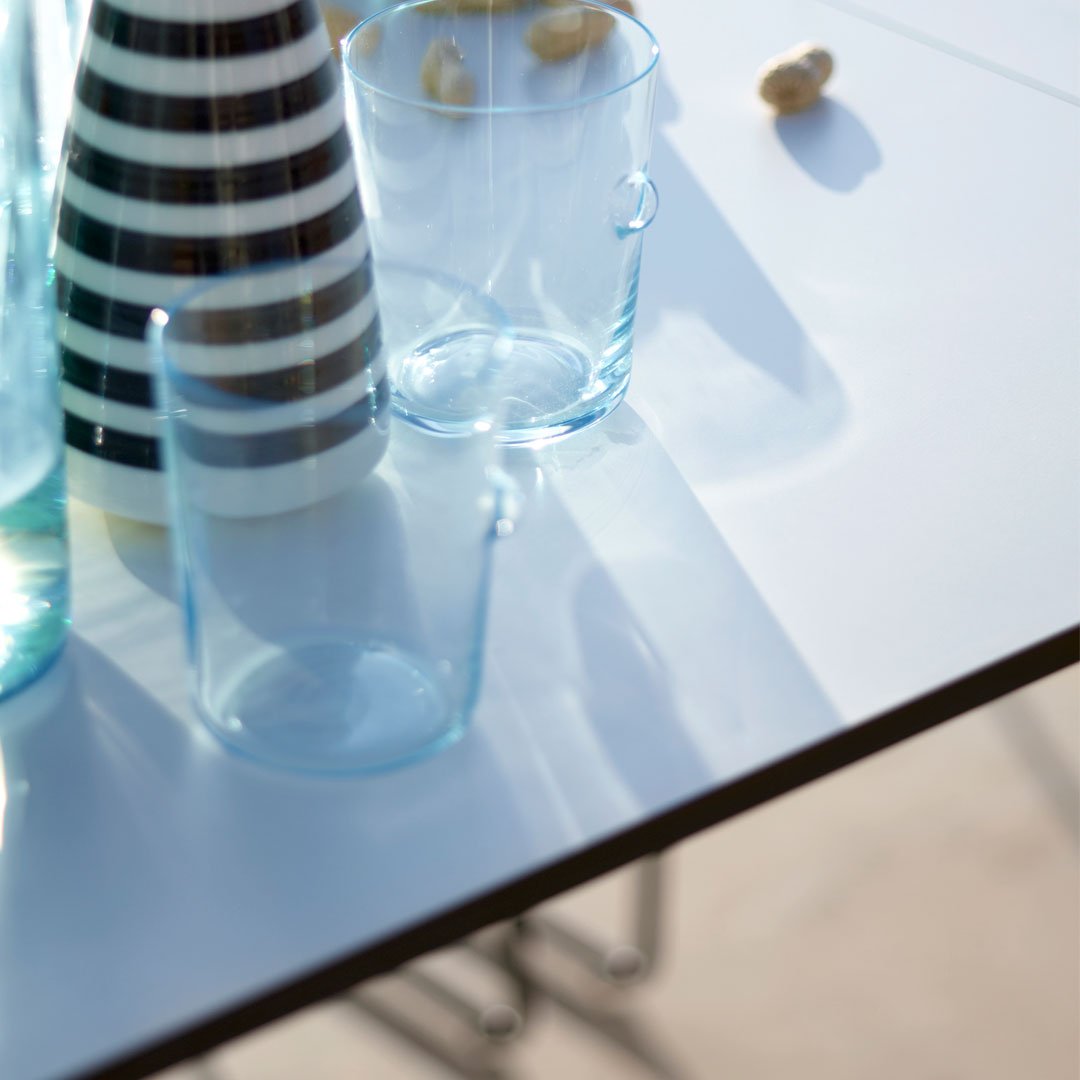 Extendable Edge Outdoor Dining Table - Weather-Resistant Patio Furniture for Garden, Backyard & Poolside Gatherings