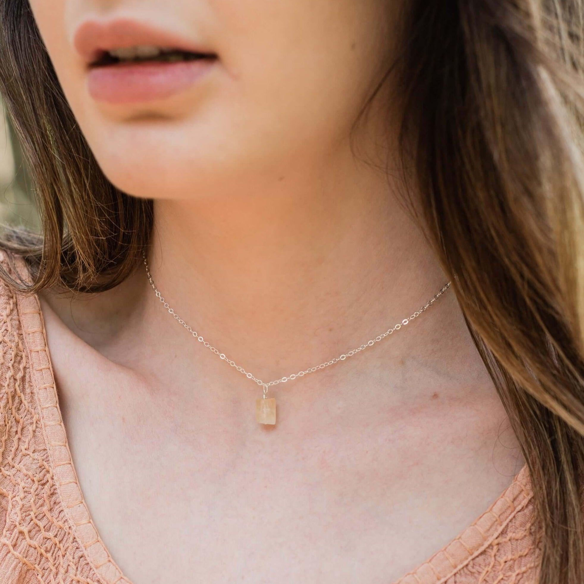 Natural Tiny Rough Citrine Gemstone Pendant Choker Necklace - Healing Crystal Jewelry for Women, Boho Style Layering Chain for Spiritual Energy & Positive Vibes