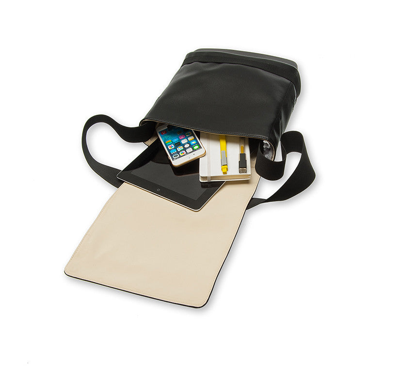 Moleskine Classic Reporter Bag for Tablet - Stylish & Durable Laptop Briefcase for Work & Travel | Perfect for Business Professionals & Students