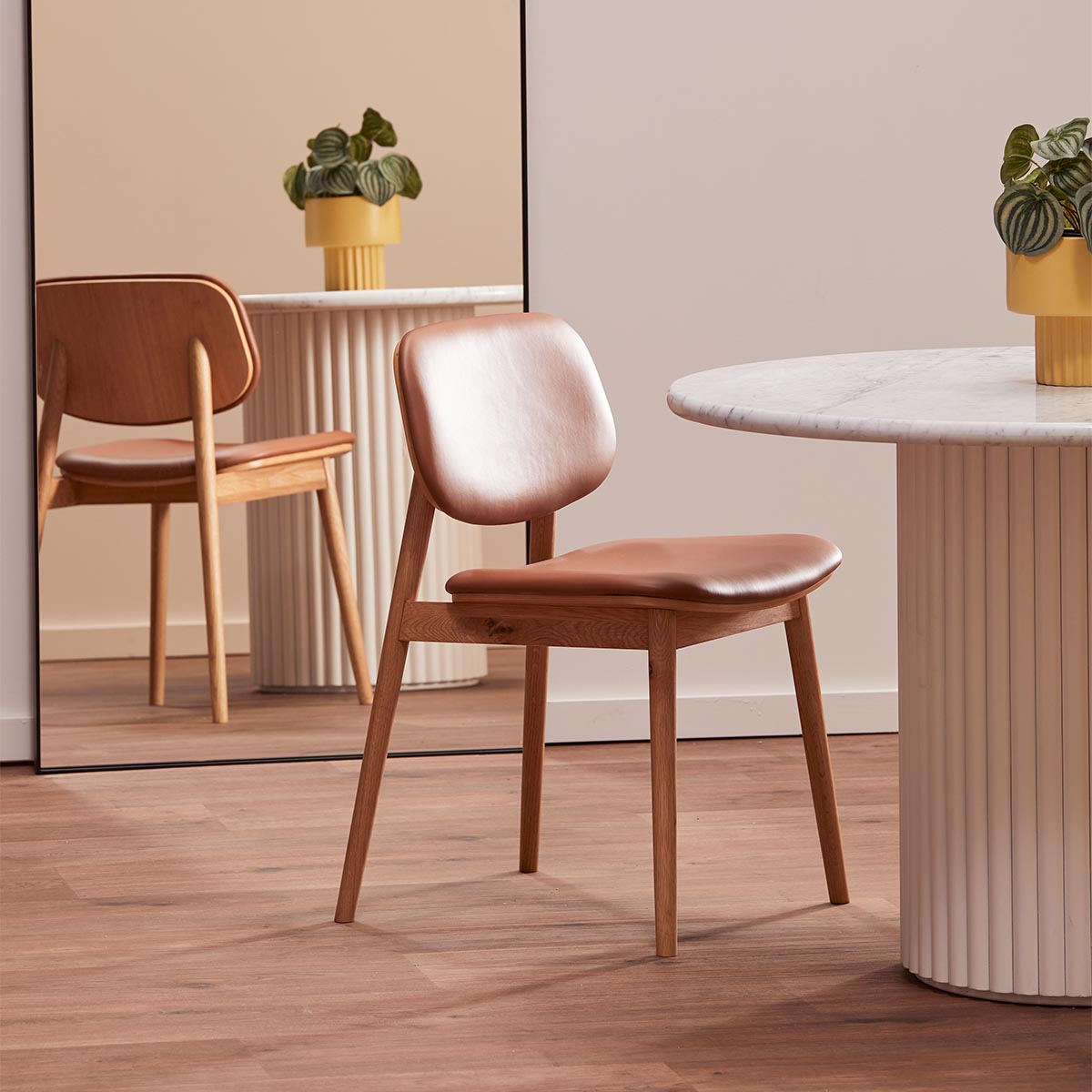 Premium Oak Leather Dining Chair - Lando Modern Upholstered Seat for Kitchen, Dining Room & Office - Comfortable & Stylish Home Furniture
