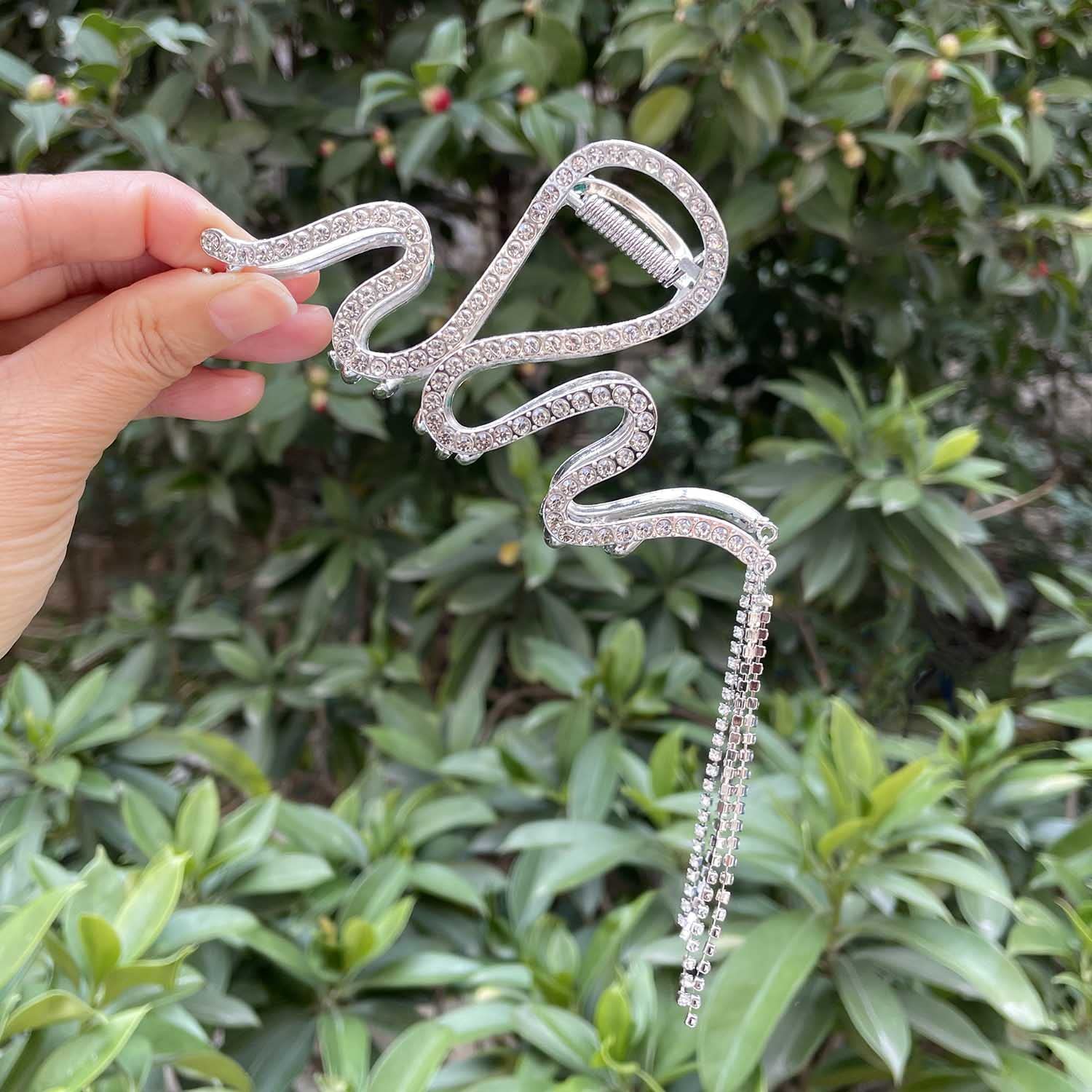 Clataly Snake-Shaped Tassel Hair Clip - Large Shark Bite Hair Claw for Women & Girls - Silver Animal Hair Accessories for Parties, Weddings & Everyday Styling