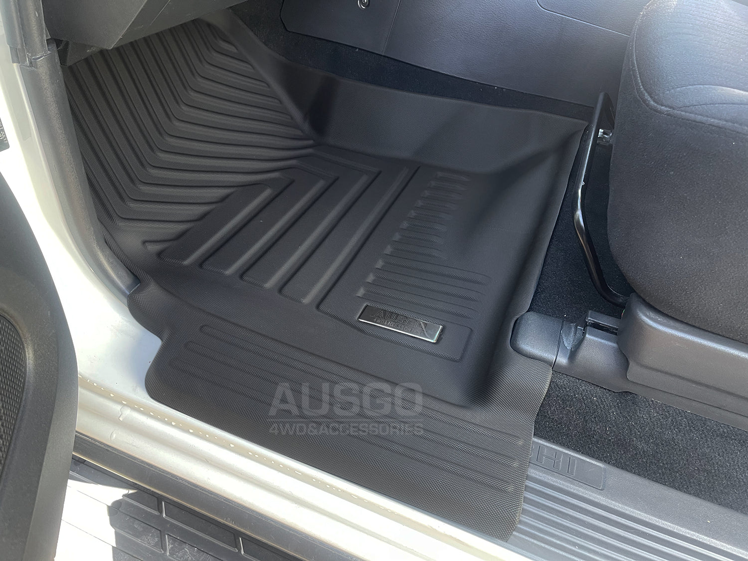 5D Custom Fit Car Floor Mats for Mitsubishi Pajero 2000-2021 | All-Weather Protection | Perfect for Off-Roading, Daily Commuting & Family Road Trips