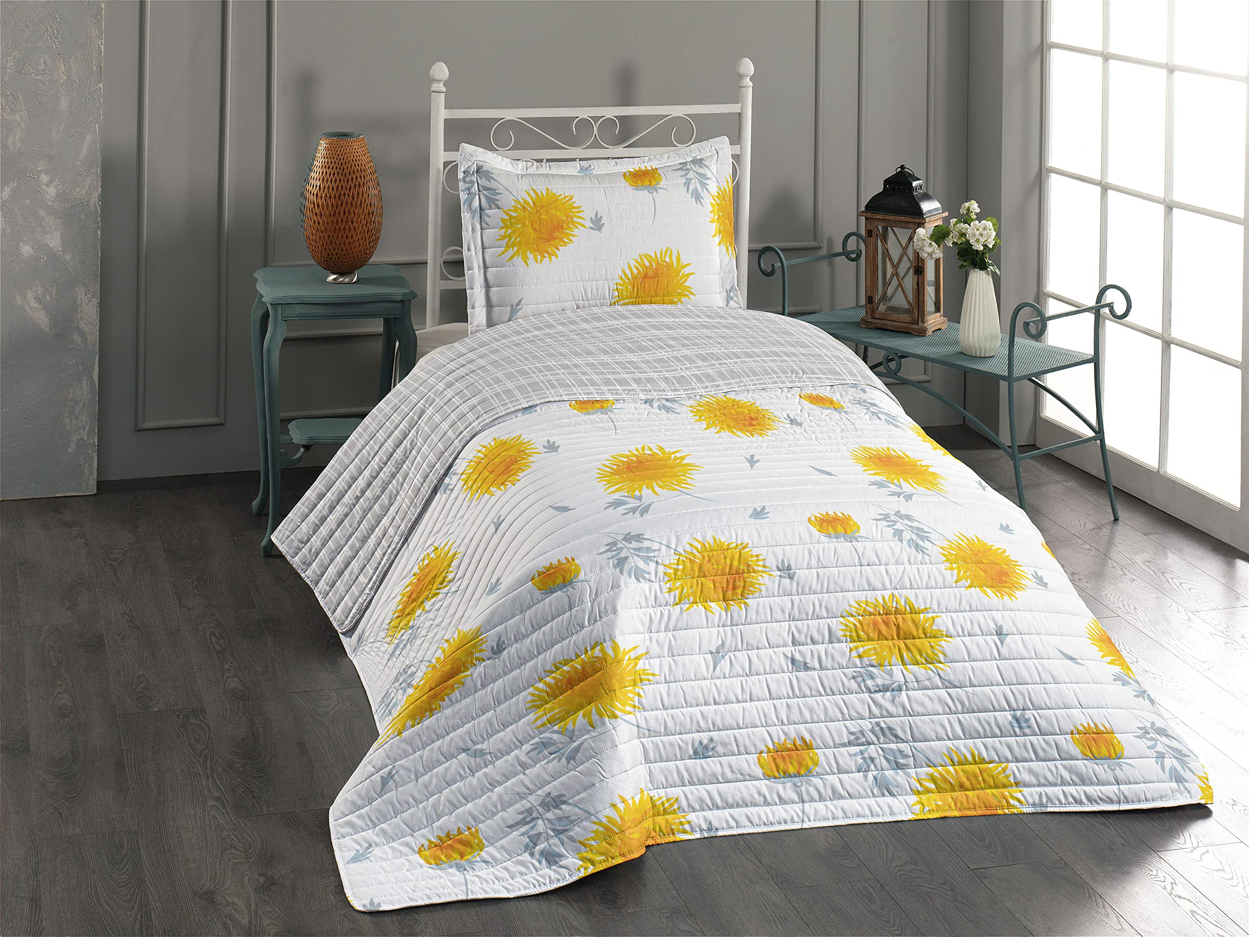 Ambesonne Reversible Twin Size Bedspread Set - Yellow Flower & Autumn Chrysanthemum Design with Fall Leaves, Microfiber Comforter & Pillow Shams in Pale Orange Blue Grey - Perfect for Seasonal Home Decor, Guest Room Bedding, and Nature-Inspired Bedroom Themes