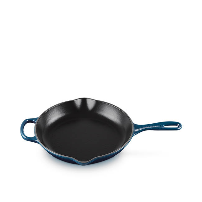 Le Creuset 26cm Signature Cast Iron Skillet with Iron Handle - Agave Blue | Premium Non-Stick Cookware for Searing, Baking & Stovetop to Oven Cooking