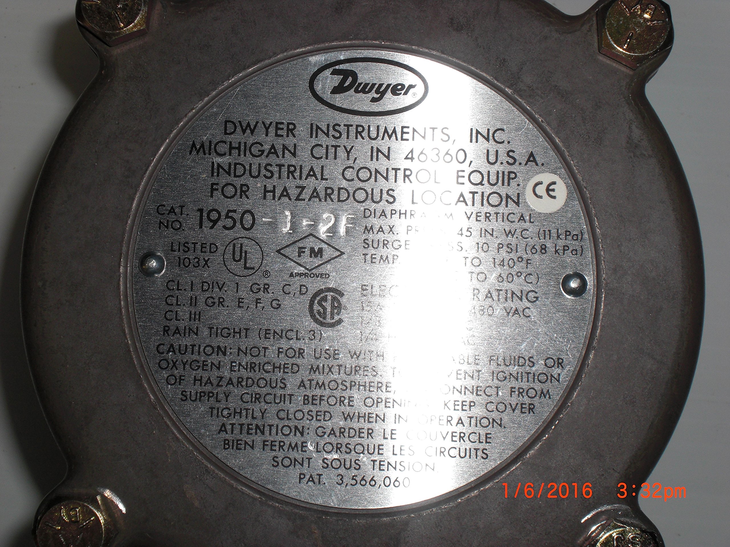 Dwyer Series 1950 Explosion-Proof Differential Pressure Switch - 0.4-1.6