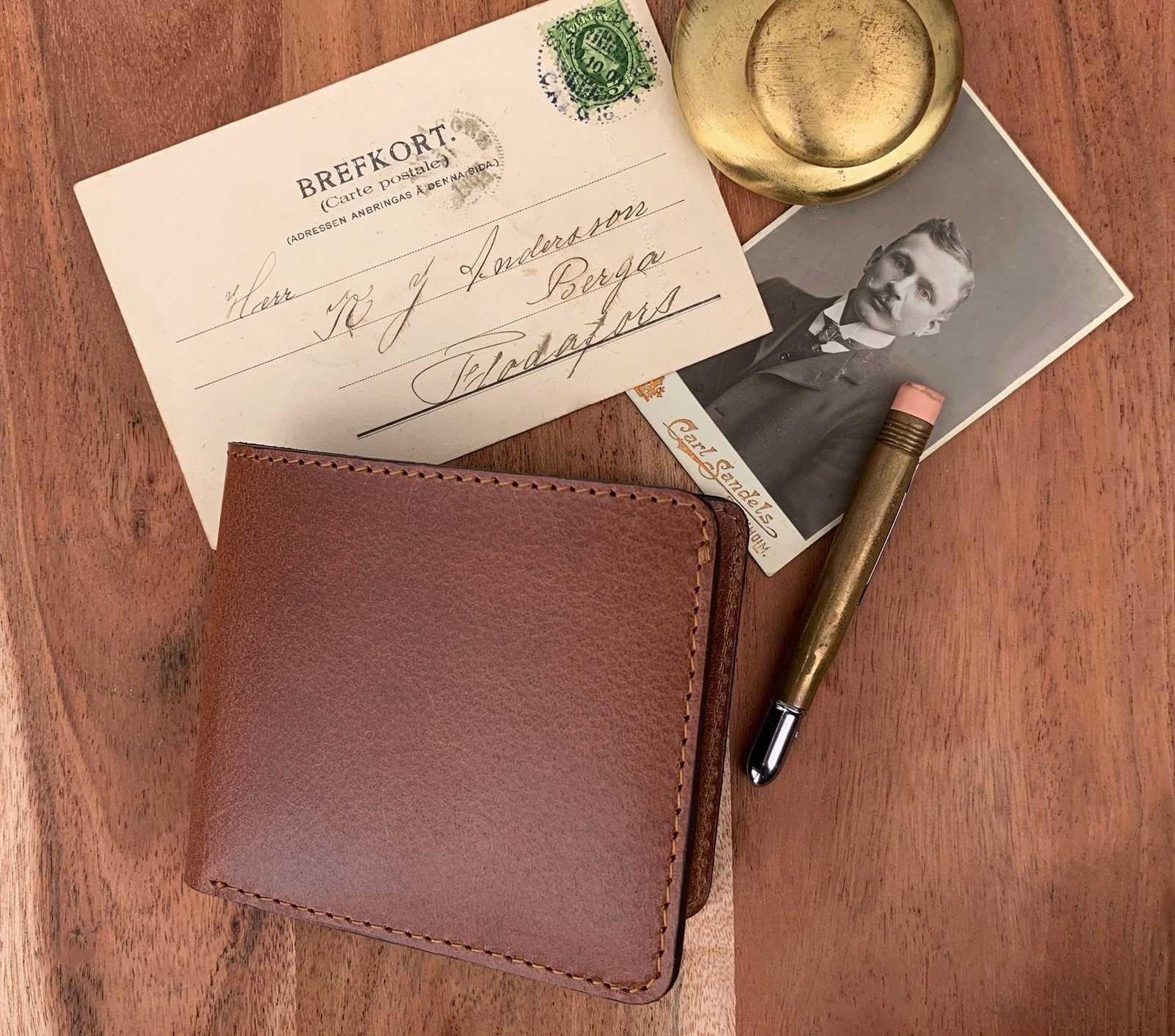Premium Leather Cobbler Wallet for Men - Slim RFID Blocking Bifold Wallet with Money Clip | Ideal for Travel, Business & Everyday Use