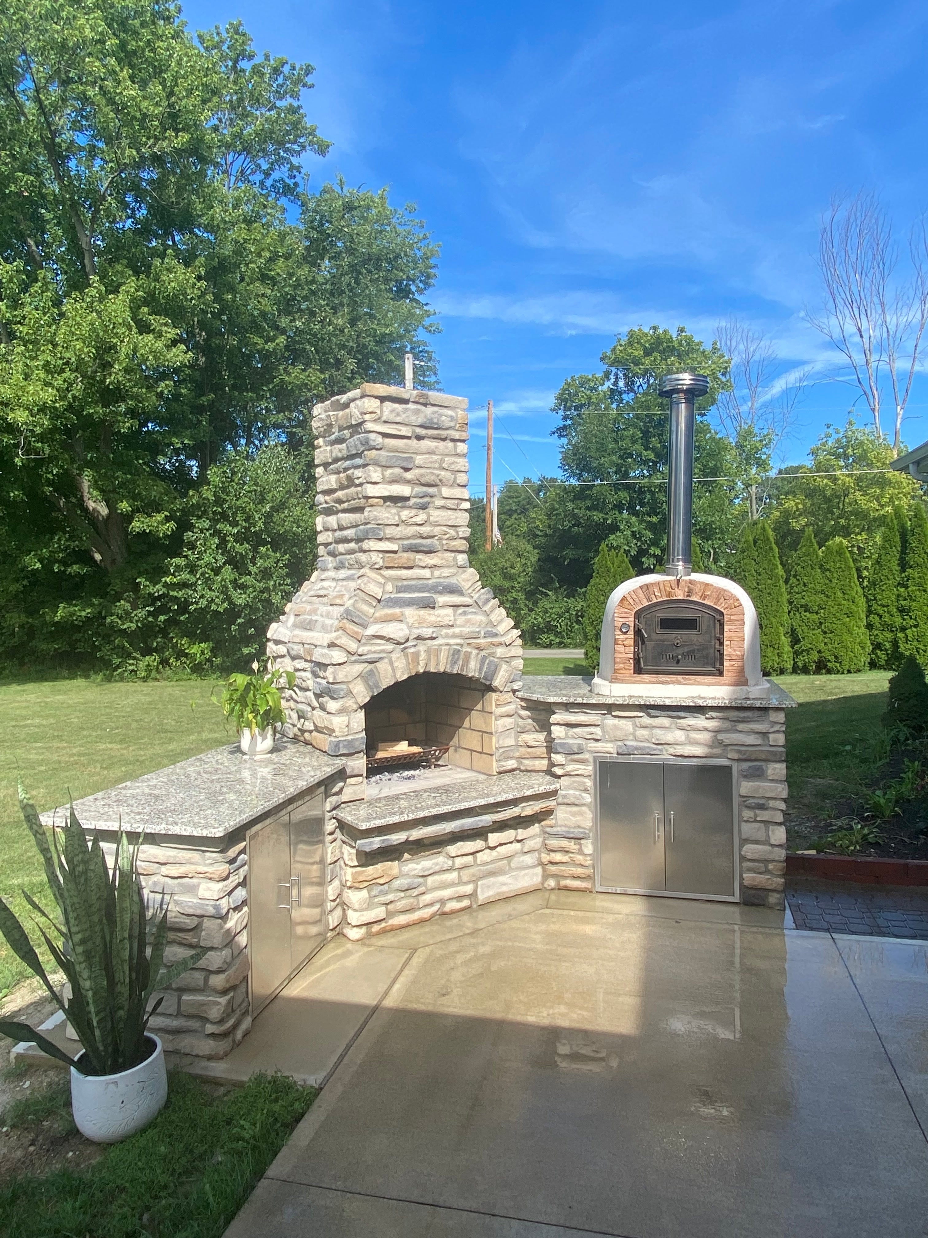 Premium VENTURA SIERRA Outdoor Pizza Oven - Portable Wood Fired Pizza Maker for Backyard, Camping & Patio Cooking | Perfect for Homemade Pizza, Bread & Roasting