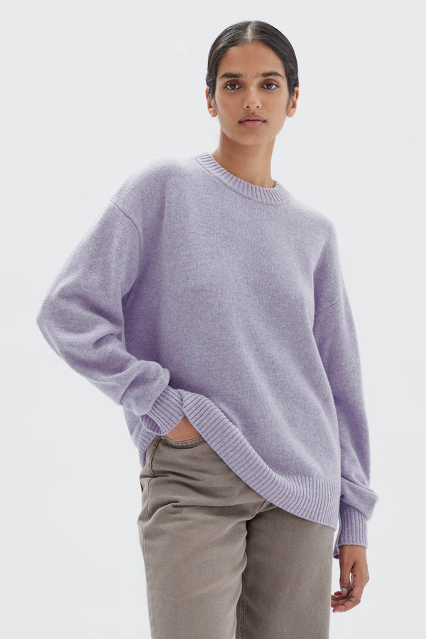 Elegant Iris Jacaranda Lilac Knit Sweater for Women - Soft & Comfortable Winter Pullover - Perfect for Casual Outfits & Cozy Evenings