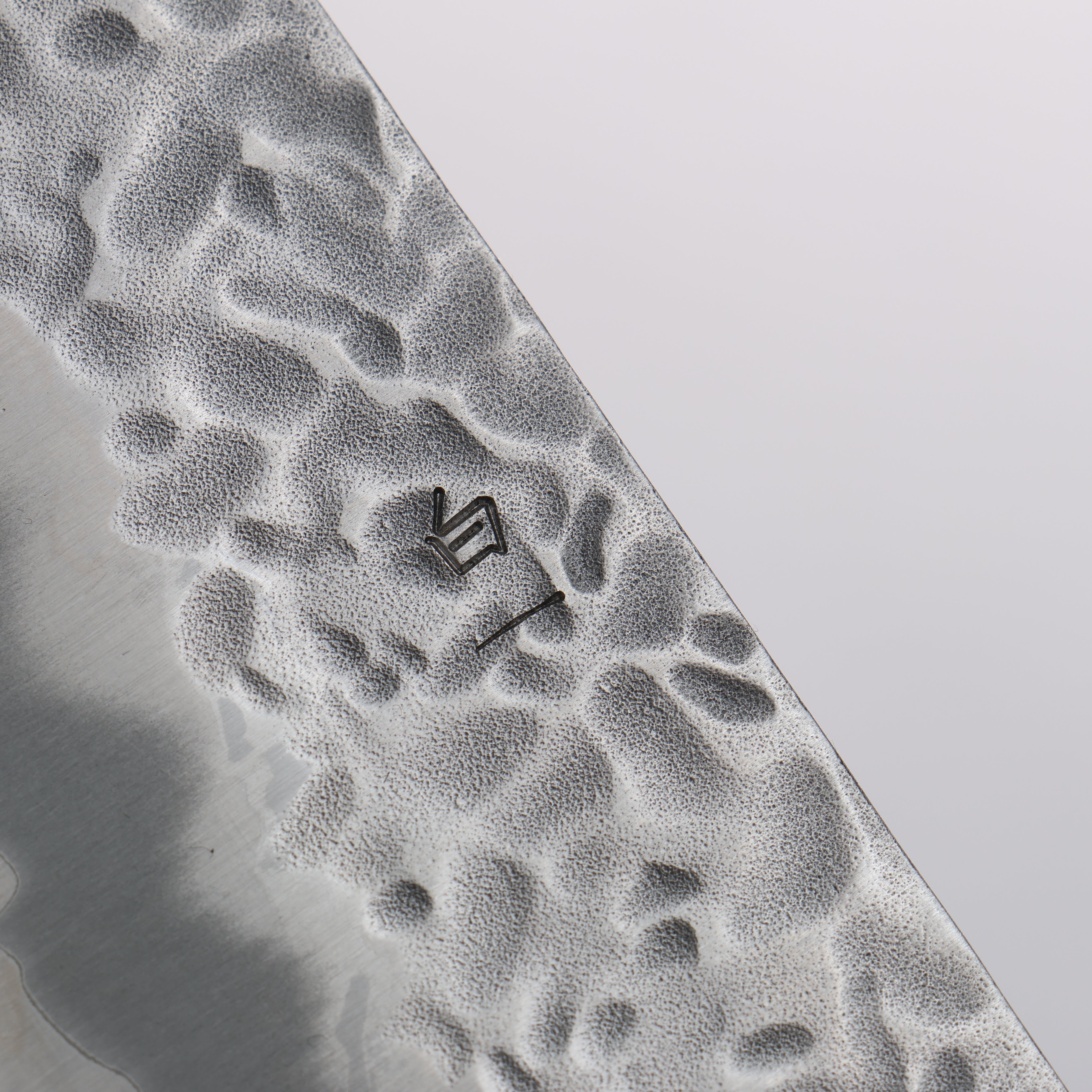 Seisuke Kumo White Steel No.1 Hammered Gyuto Japanese Chef Knife 240mm with Magnolia Handle - Professional Kitchen Knife for Sushi, Meat Cutting & Precision Cooking