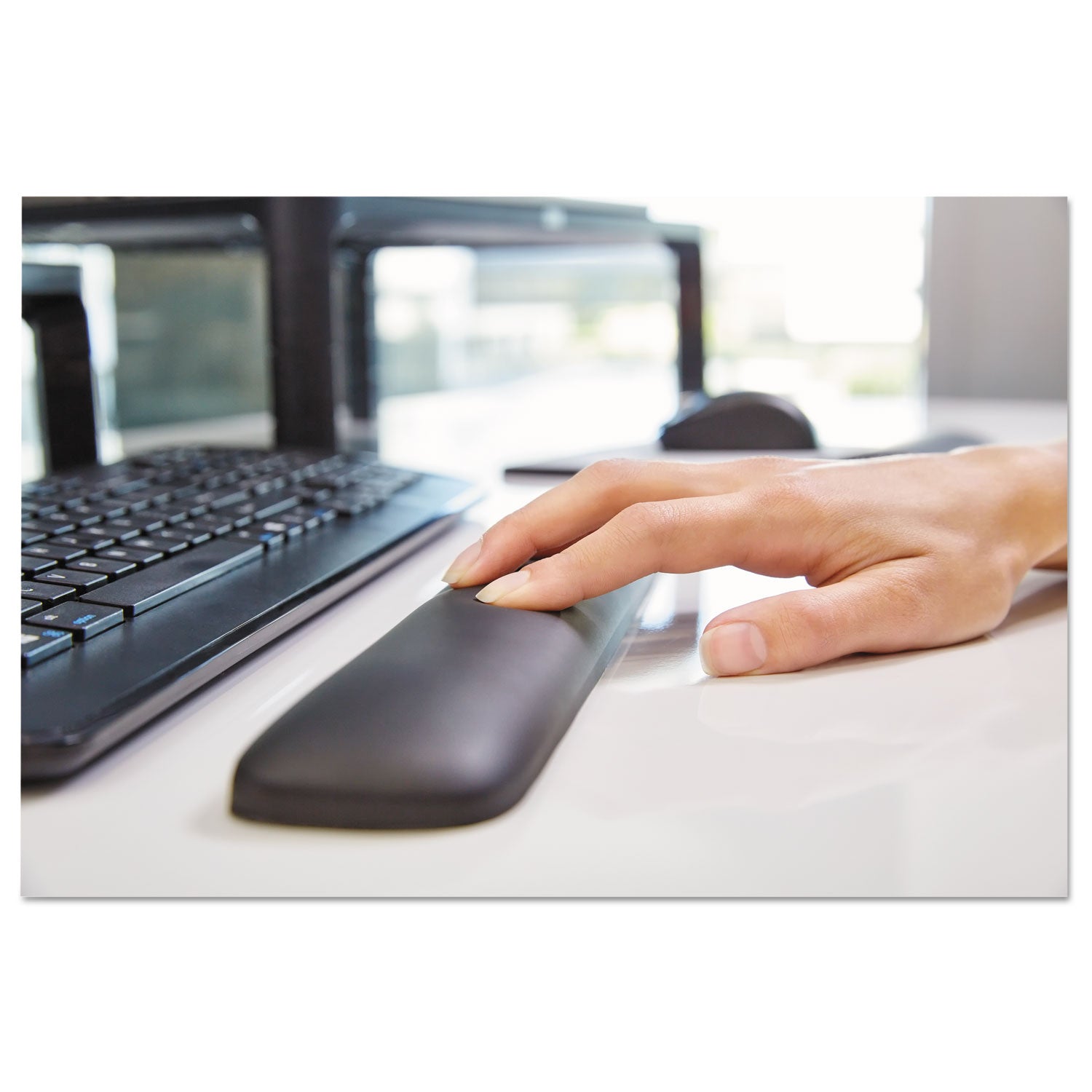 3M™ Gel Wrist Rest for Keyboards - Ergonomic Support (19