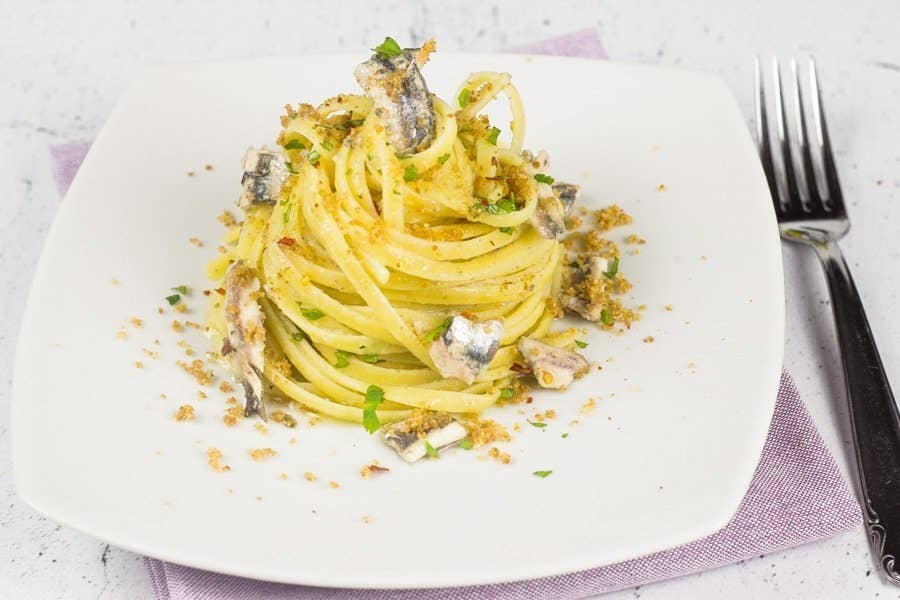 Authentic Italian Linguine Pasta IGP by La Fabbrica - Premium Durum Wheat Semolina Pasta for Gourmet Cooking, Italian Cuisine & Fine Dining Experiences