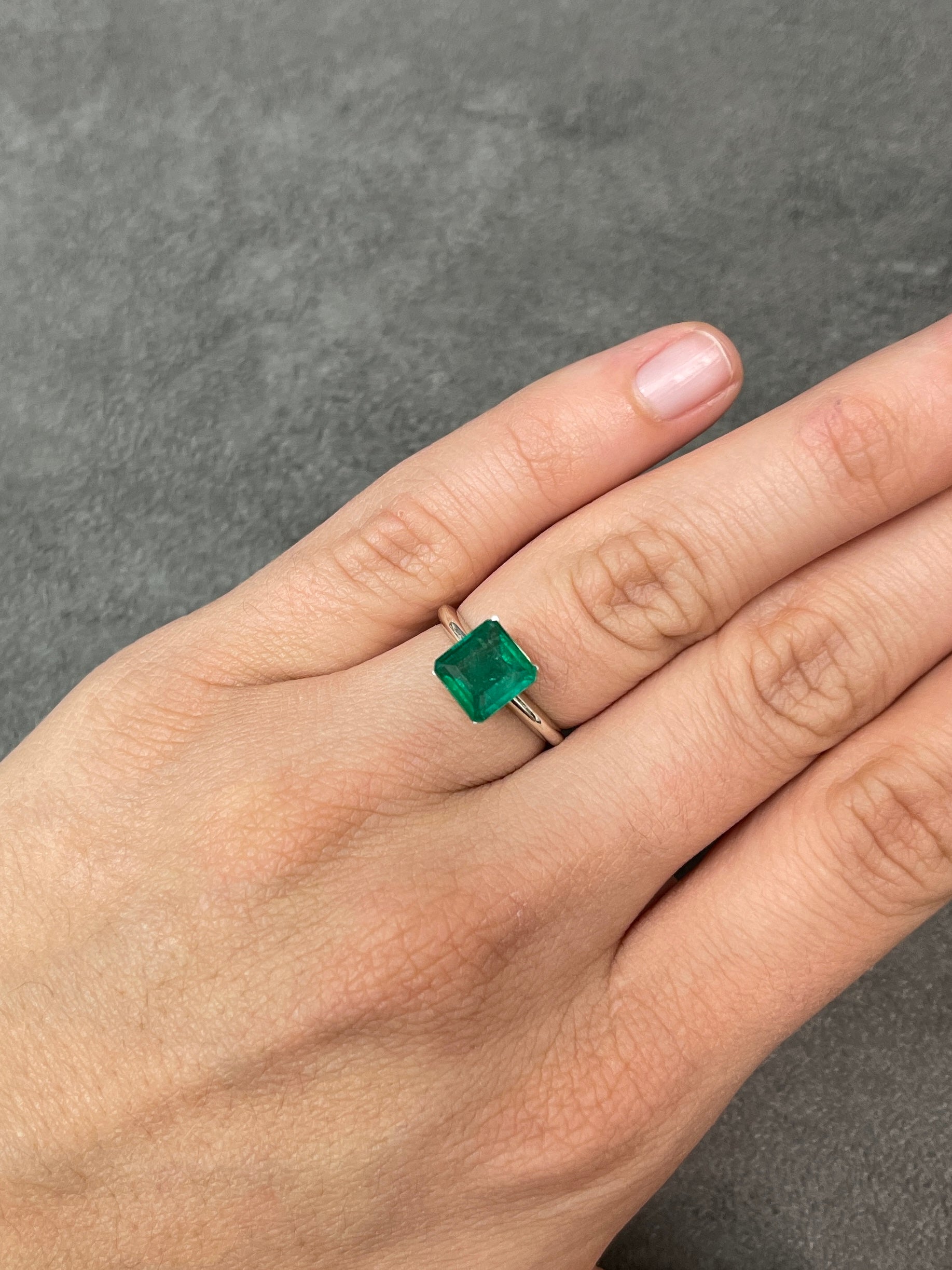 2.70 Carat Natural Loose Colombian Emerald Gemstone - Emerald Cut for Jewelry Making, Engagement Rings & Luxury Gifts