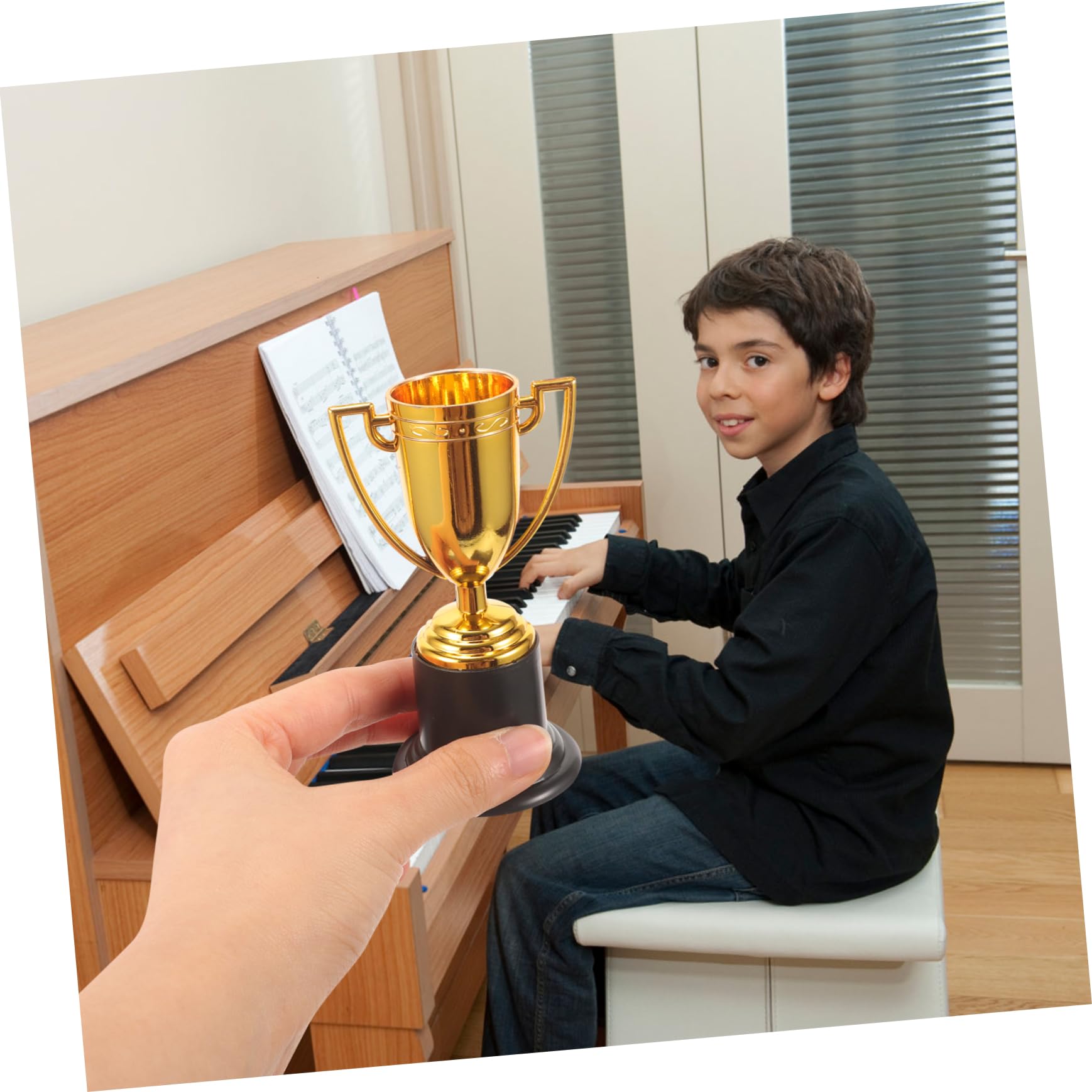 BESPORTBLE 20-Piece Mini Football Trophy Awards - Reusable Plastic Decor for Kids' Room, Sports Party & School Events