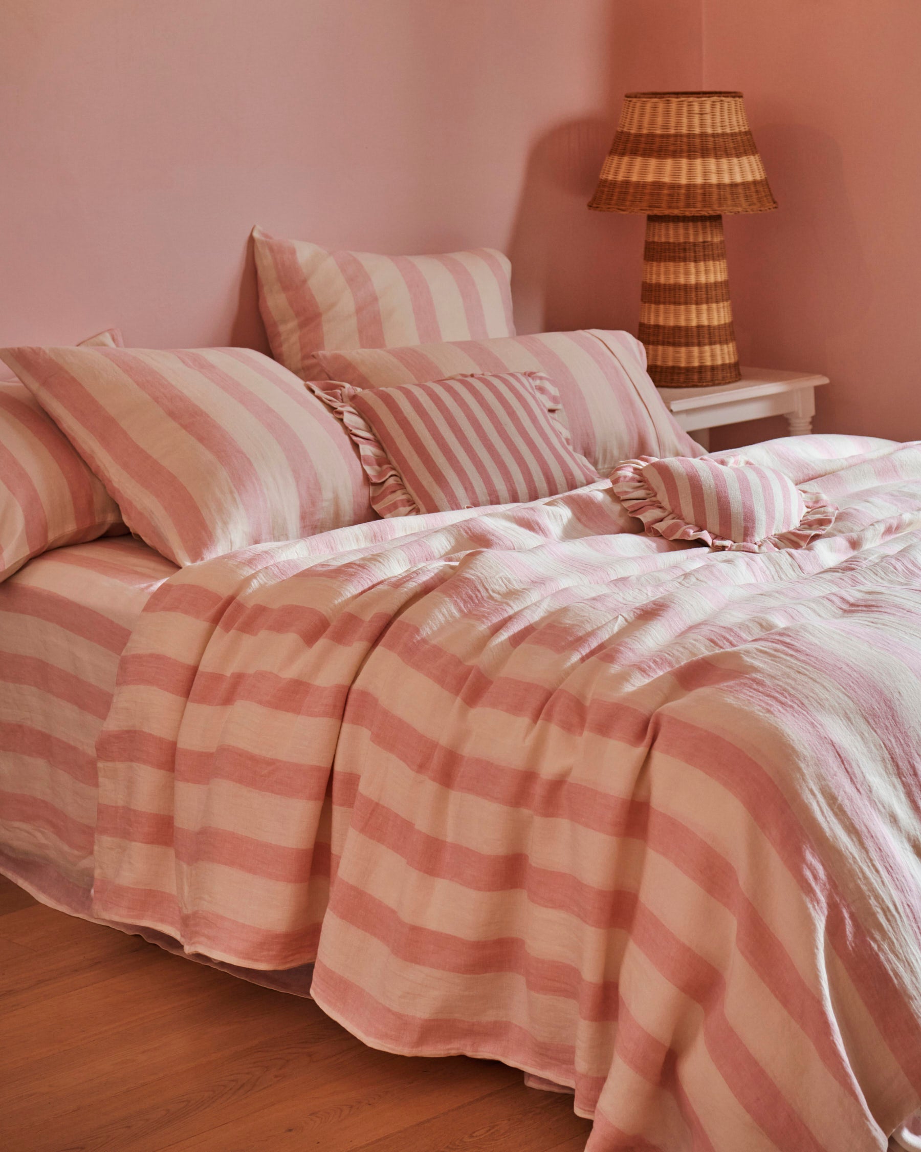 Soft Candy Stripe Linen Pillowcases Set of 2 - Breathable & Hypoallergenic Bedding for Side Sleepers - Perfect for Guest Room, Master Bedroom & Home Decor