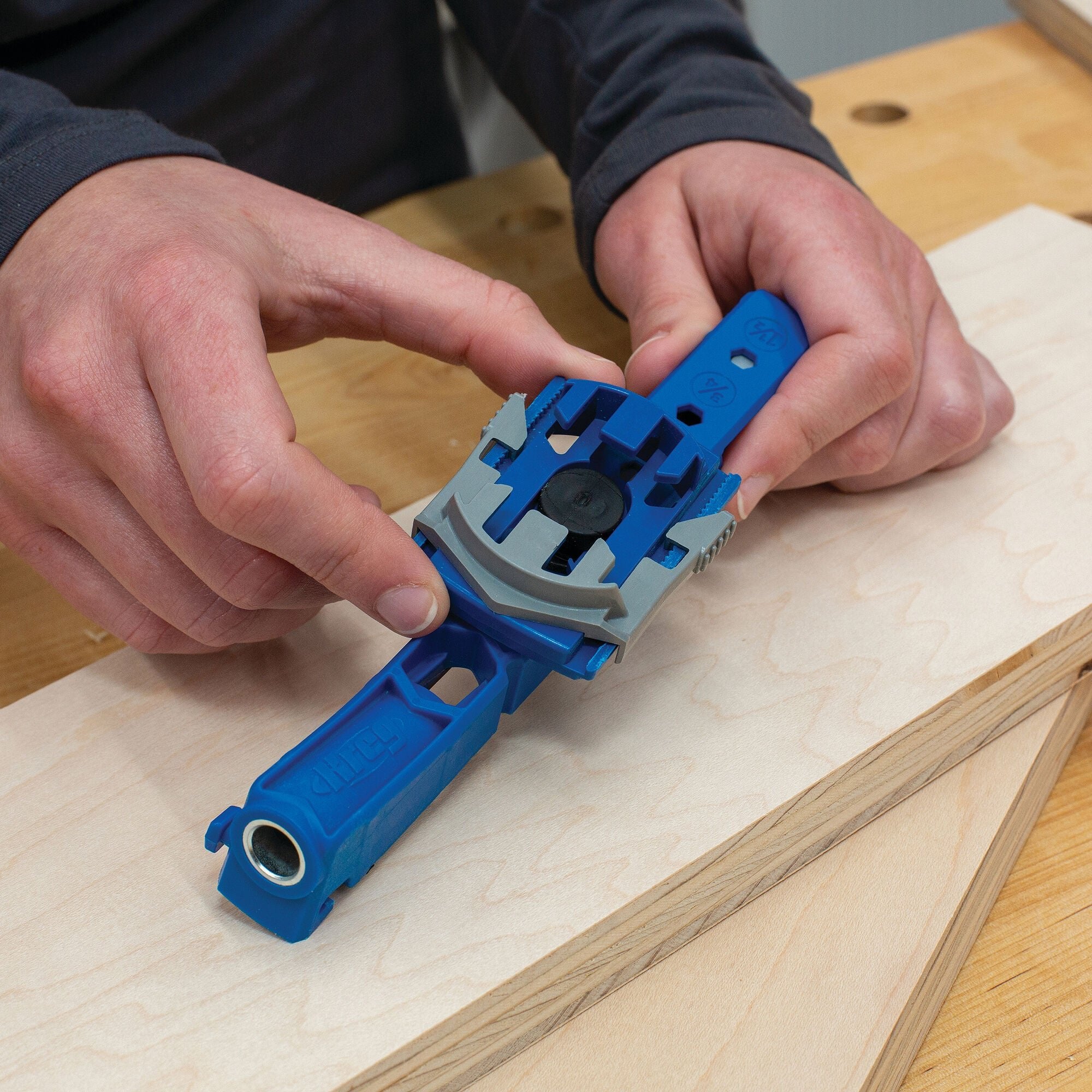 KREG KPHJ310 Pocket Hole Jig 310 - Professional Woodworking Tool for Cabinet Making, Furniture Building & DIY Projects - Perfect for Home Workshops and Carpentry Projects
