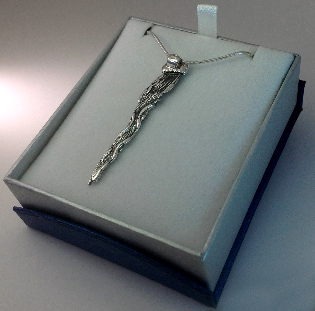 Handmade Sterling Silver Celtic Jellyfish Pendant Necklace - Perfect for Beach Lovers, Ocean-Themed Jewelry Gifts & Boho Fashion Accessories