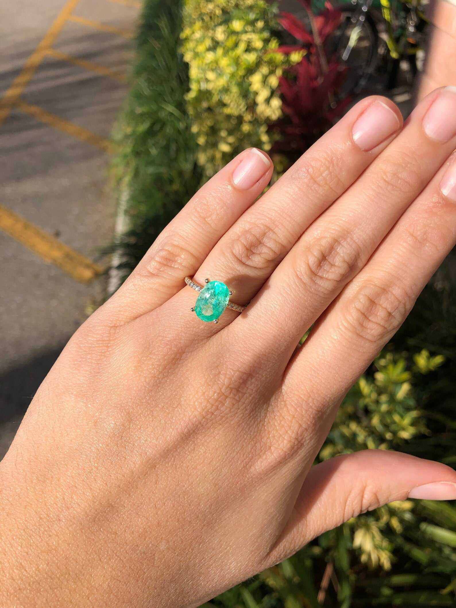 3.10tcw Oval Colombian Emerald & Diamond Accent 14K Gold Engagement Ring for Women - Perfect for Proposals, Anniversaries & Bridal Jewelry
