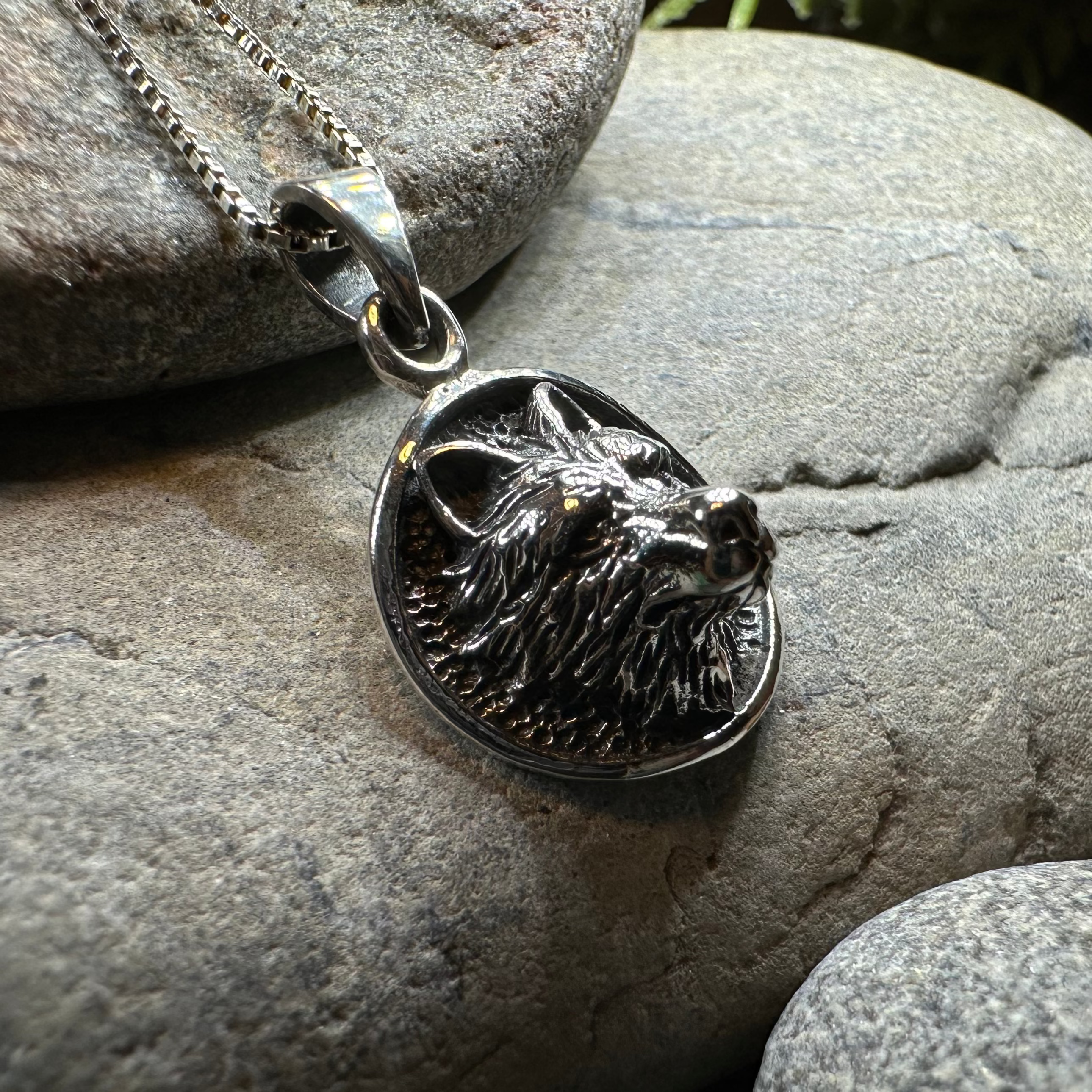 3D Wolf Necklace for Men & Women - Sterling Silver Howling Wolf Pendant - Perfect for Gifts, Outdoor Enthusiasts & Nature Lovers