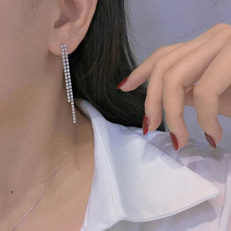 18K White Gold Diamond Drop Earrings for Women - 1.06 Carat Natural Diamond Luxury Tassel Earrings - Perfect for Weddings, Parties & Special Occasions