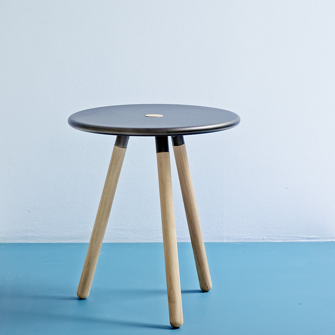 Outdoor Side Table with Storage - Foldable Footstool for Patio, Garden, Poolside & Camping - Perfect for Drinks, Books & Relaxing