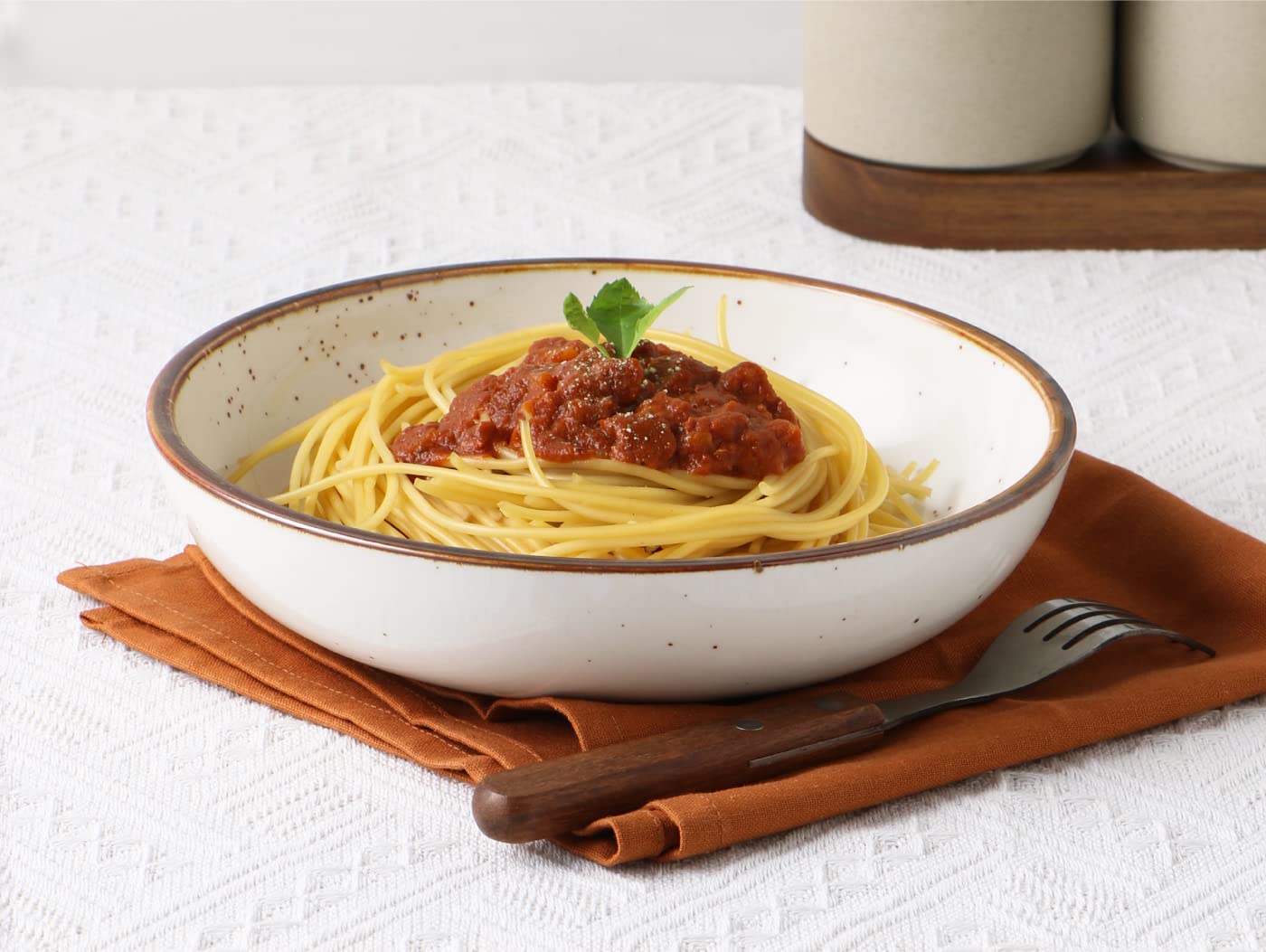 ONEMORE 10.5 Inch Dinner Plates and 30 oz Pasta Bowls Set - Microwave, Oven & Dishwasher Safe - Cream White Porcelain Dinnerware for Family Meals, Parties & Restaurant Use