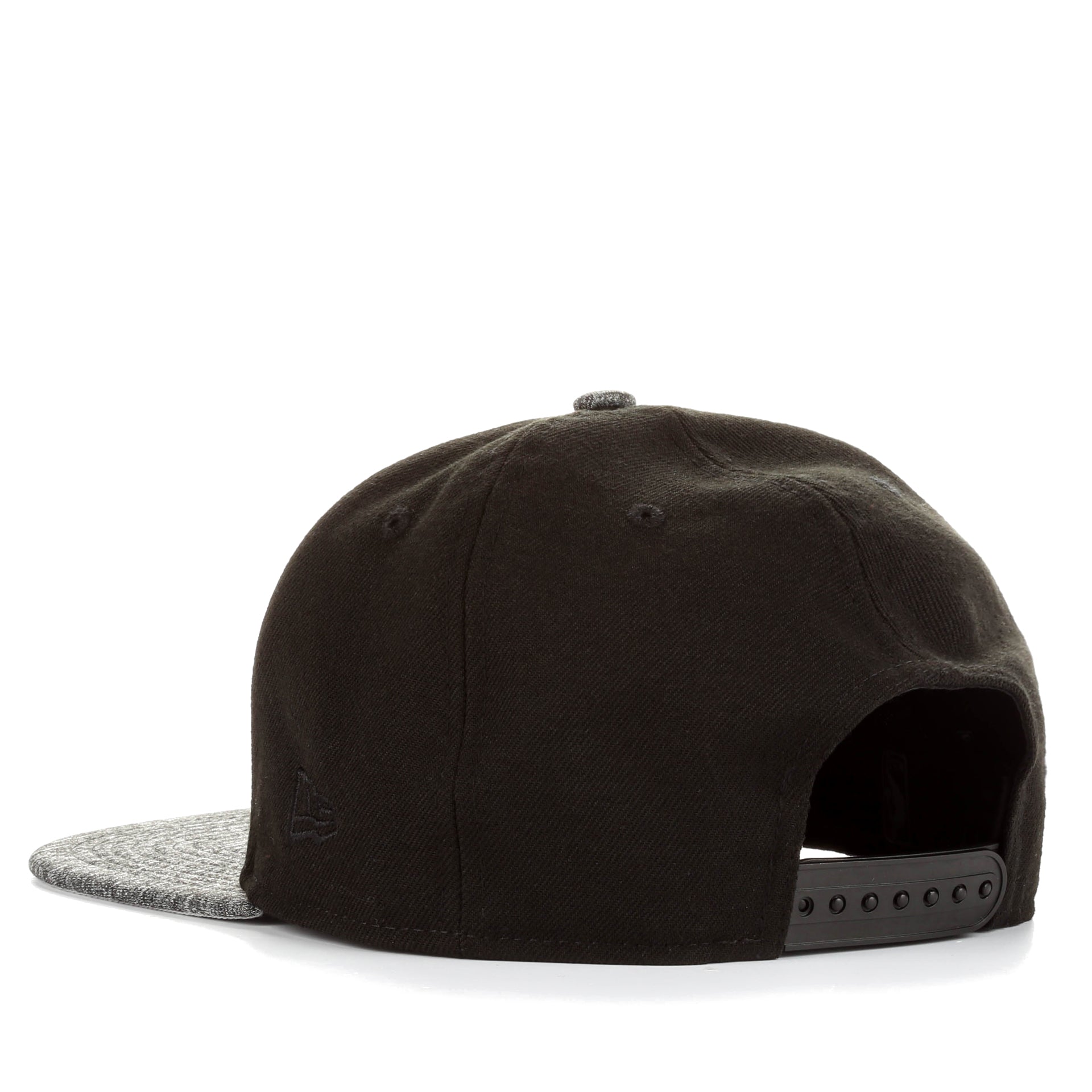 New Era 9Fifty Shadow Filled Snapback Chicago Bulls Black Adjustable Baseball Cap - Perfect for Basketball Games, Streetwear & Sports Fans
