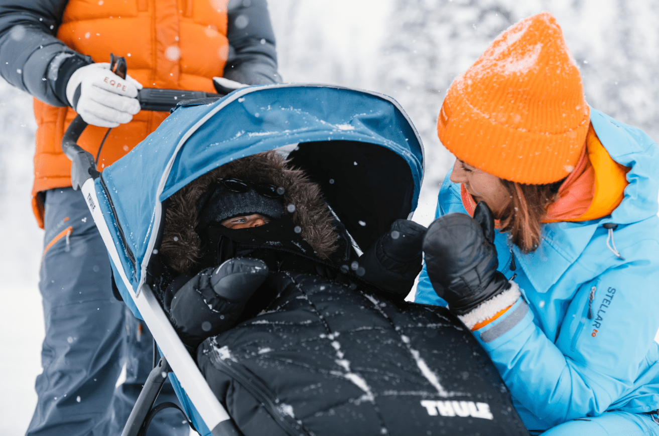 Thule Footmuff Sport Black - Winter Stroller Foot Cover for Babies & Toddlers - Warm & Waterproof - Perfect for Cold Weather Walks & Outdoor Adventures