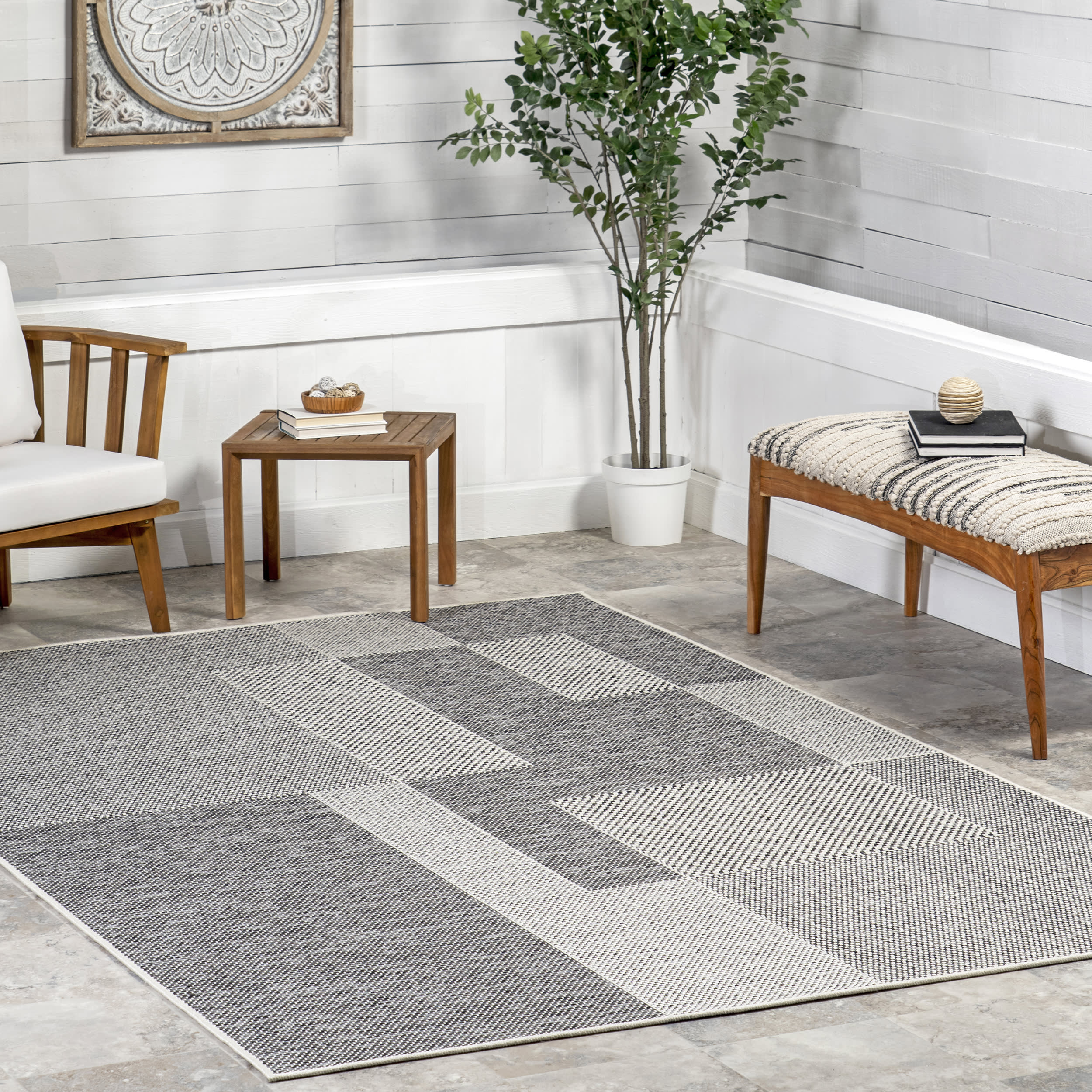 Abbye Layered Geometric Indoor/Outdoor Area Rug - Soft Modern Grey Carpet for Living Room, Bedroom, Patio & Deck Decor