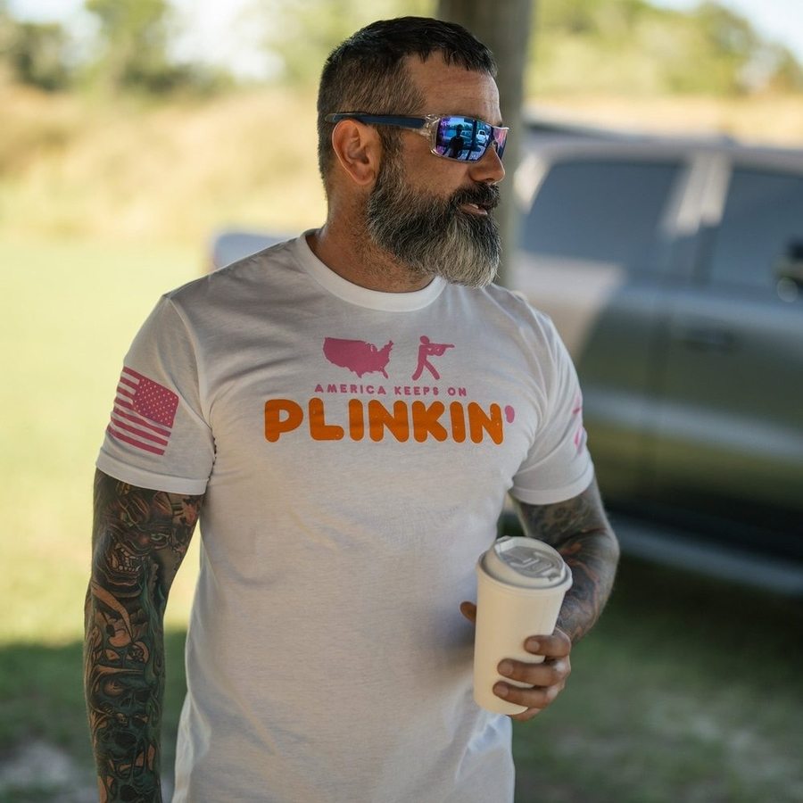 Plinkin' T-Shirt for Men & Women - Soft Cotton White Tee - Casual Wear for Everyday Outfits & Street Style