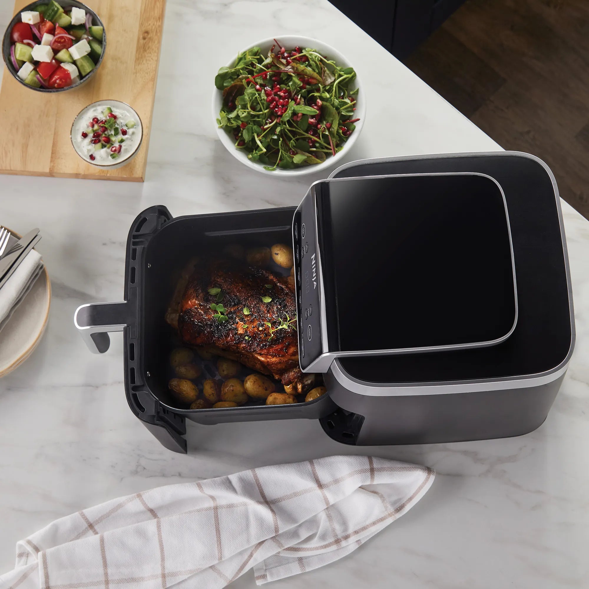Ninja Air Fryer Pro XL 6.2L Large Capacity Digital Air Fryer for Healthy Cooking - Perfect for Family Meals, Snacks, and Quick Meals