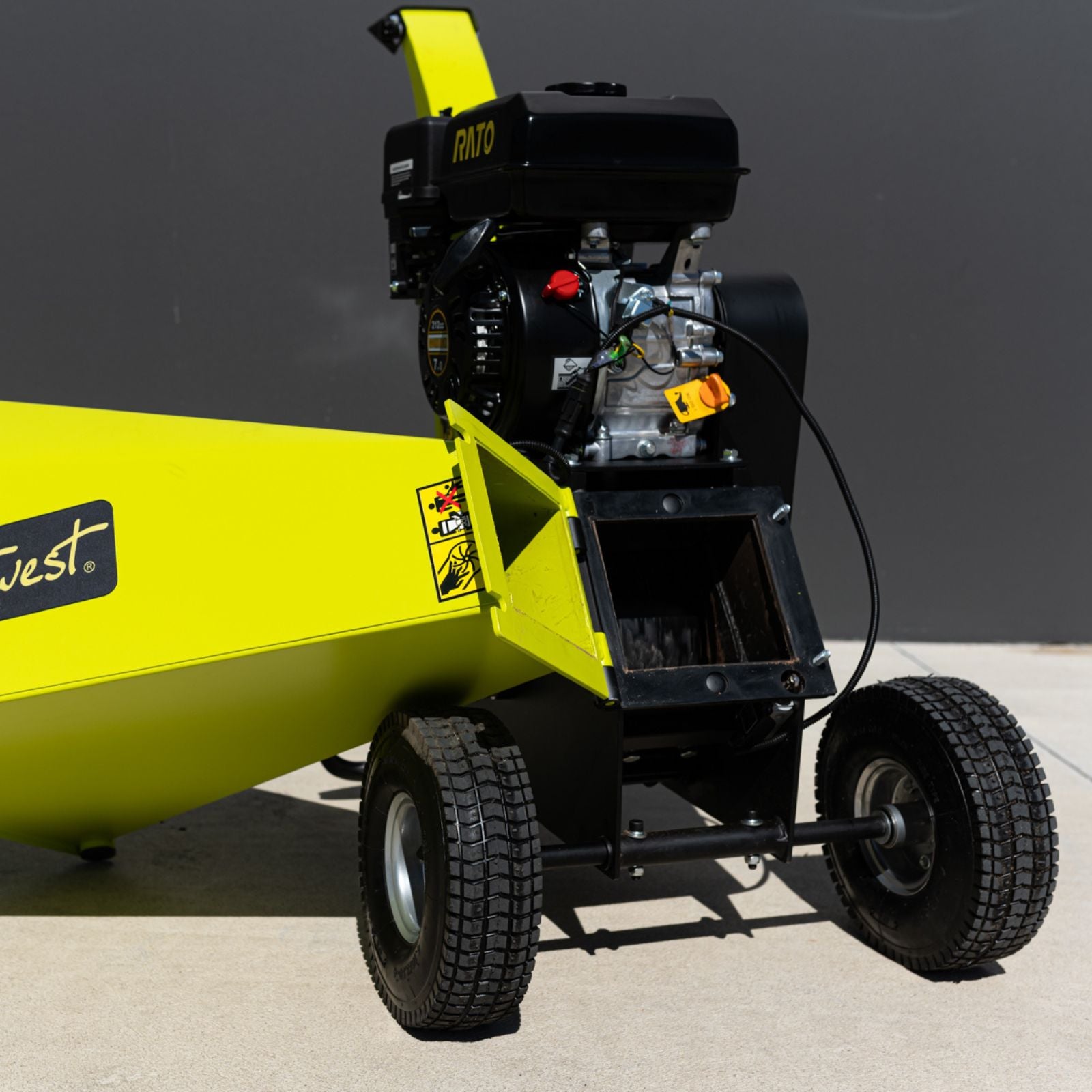 Forestwest 100MM Wood Chipper Shredder - 7HP Gas Powered Garden Chipper Mulcher for Leaves, Branches & Yard Waste - Perfect for Landscaping, Gardening & Property Maintenance (Model BM11070)